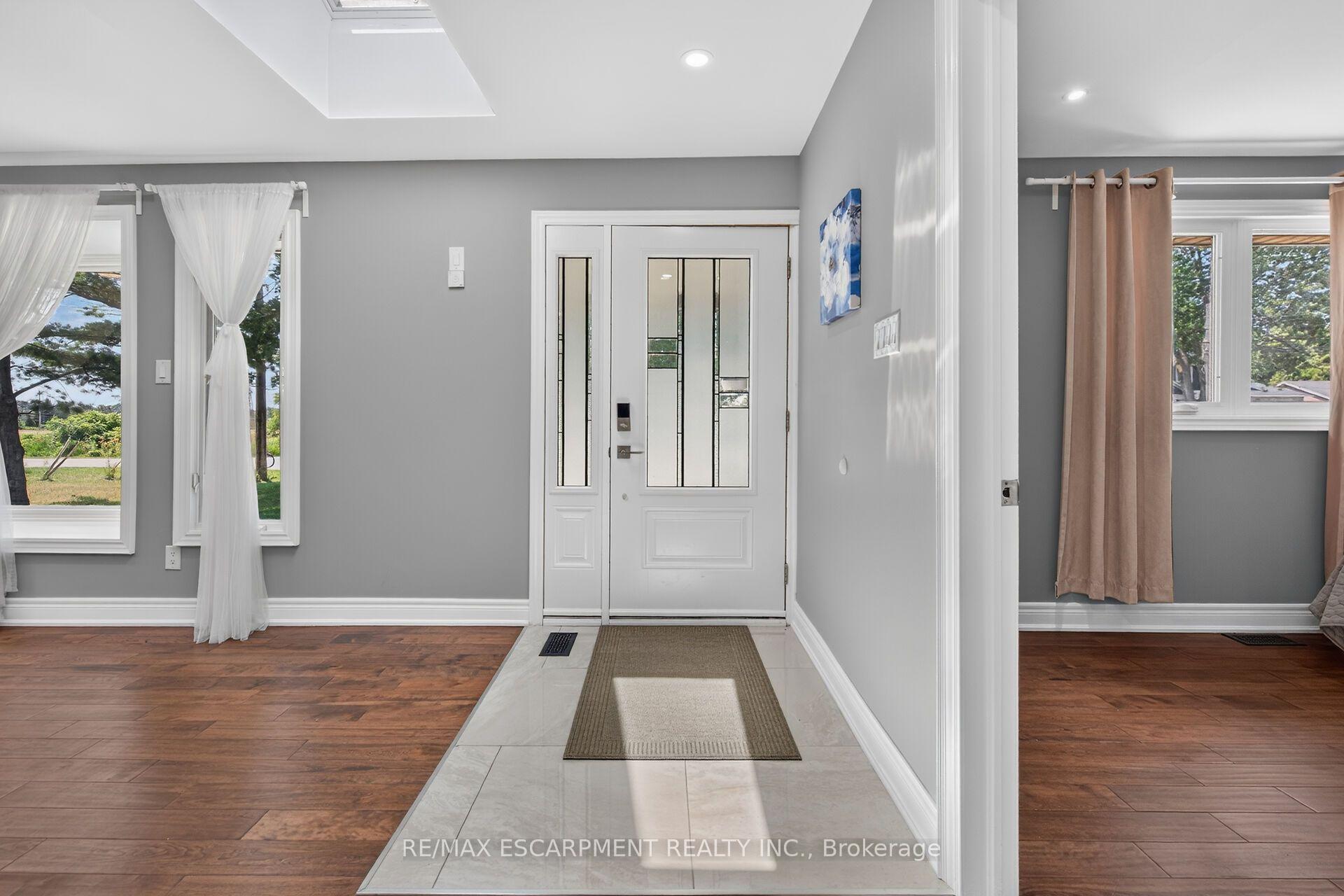 Photo 4 of 129 Aldercrest Avenue, Hamilton, Rural Glanbrook — HOMEH