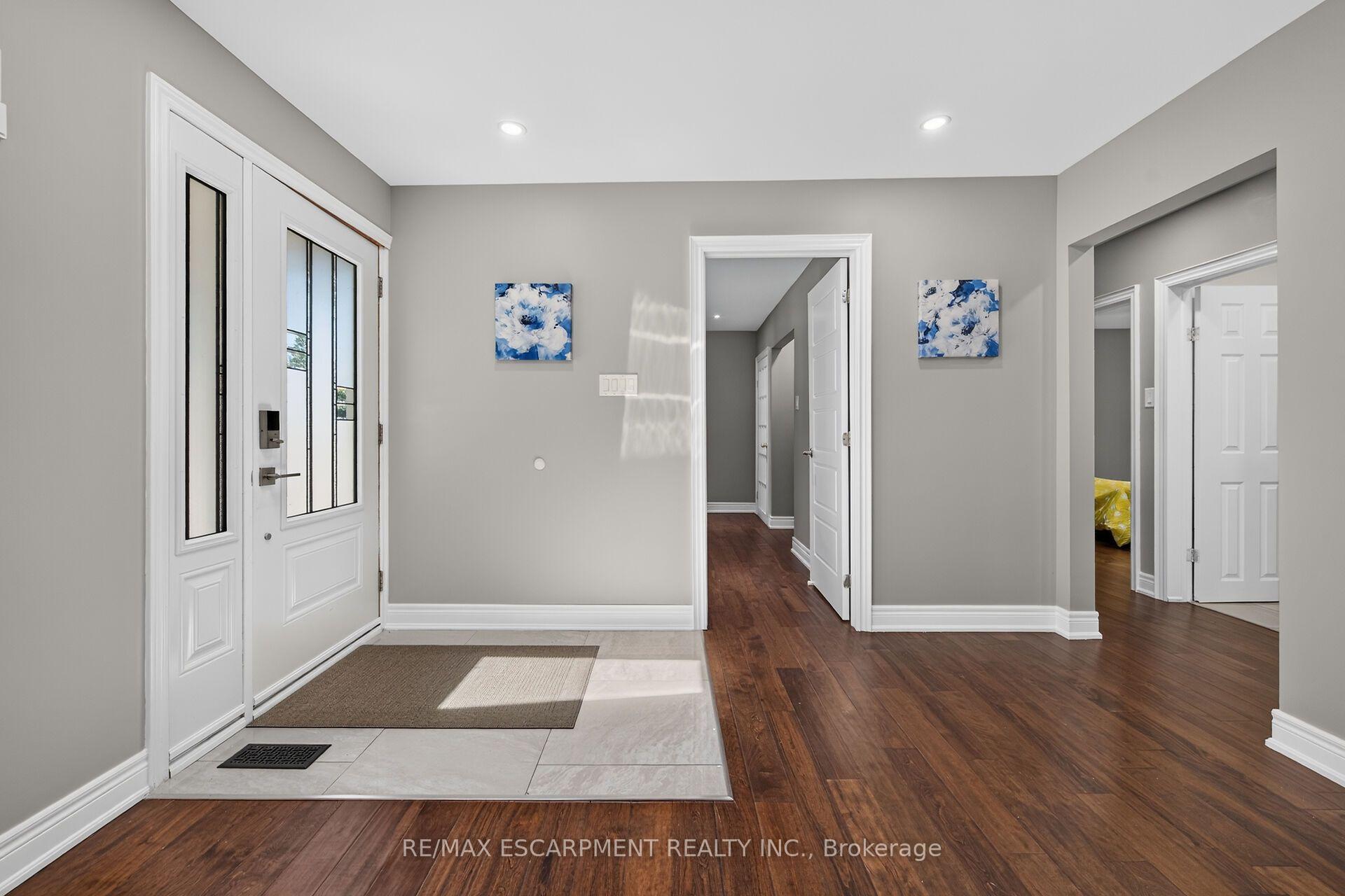 Photo 5 of 129 Aldercrest Avenue, Hamilton, Rural Glanbrook — HOMEH