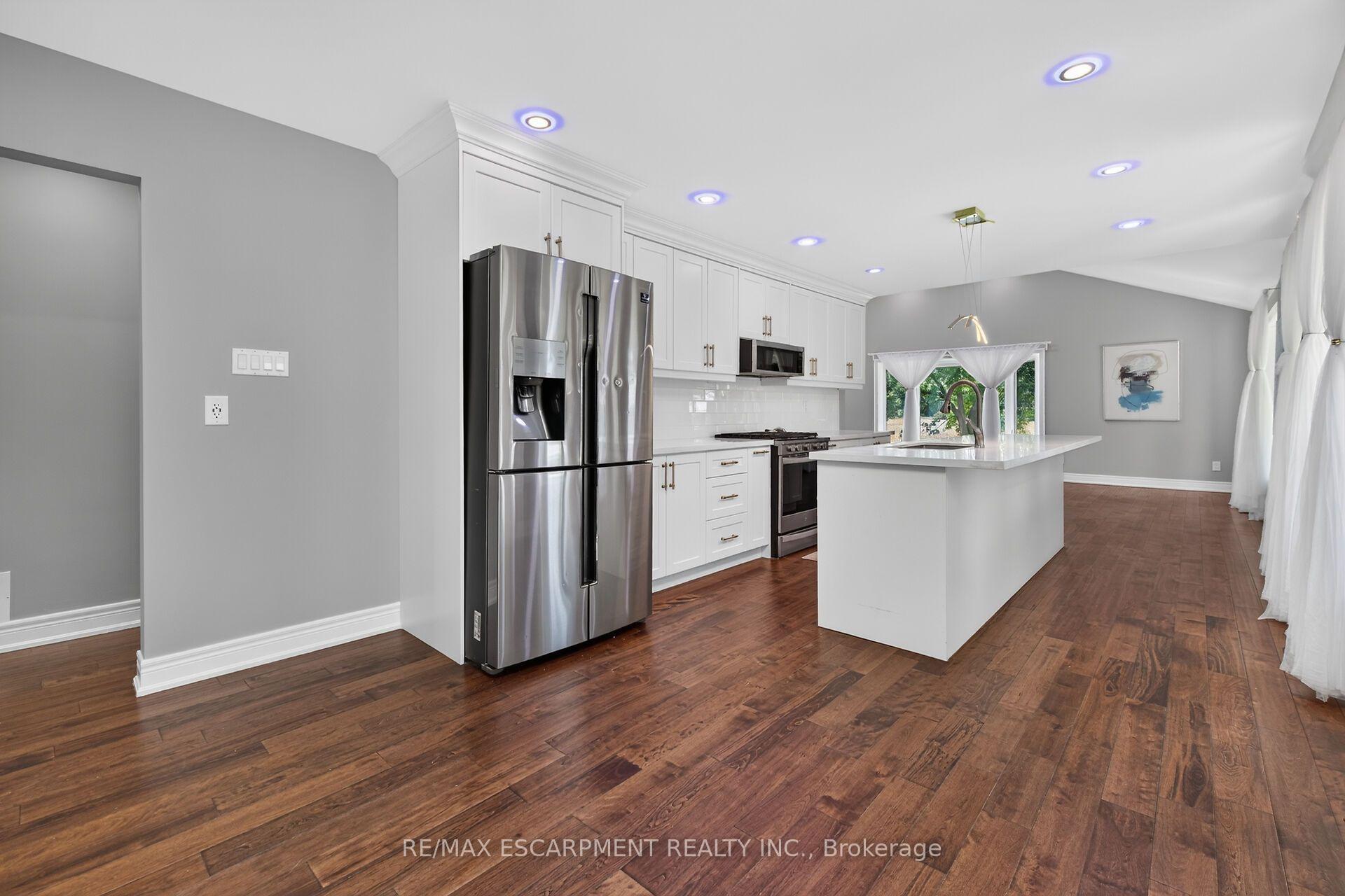 Photo 6 of 129 Aldercrest Avenue, Hamilton, Rural Glanbrook — HOMEH