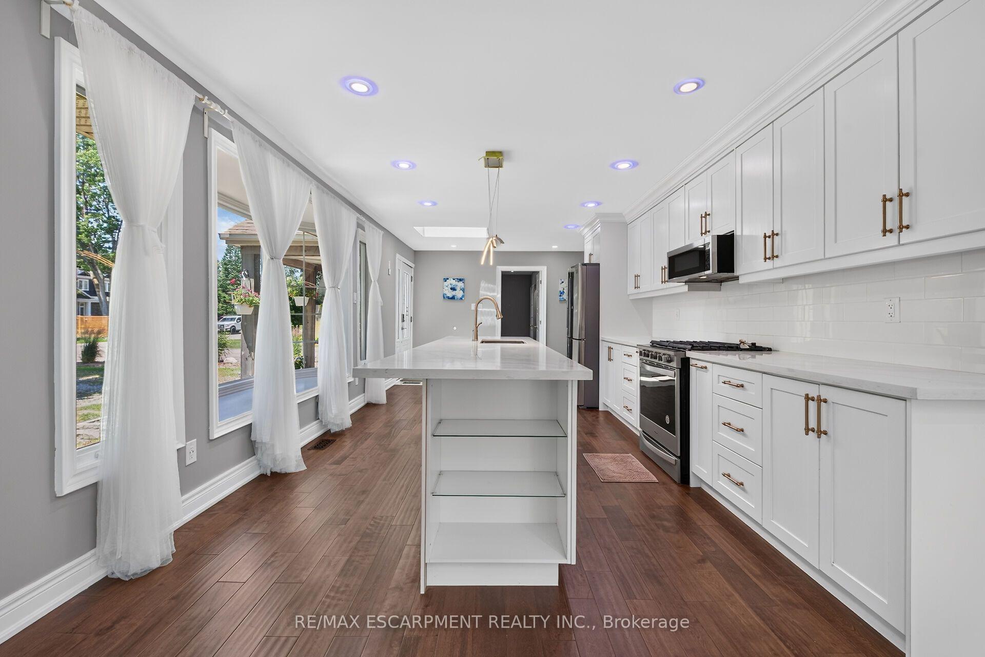 Photo 9 of 129 Aldercrest Avenue, Hamilton, Rural Glanbrook — HOMEH