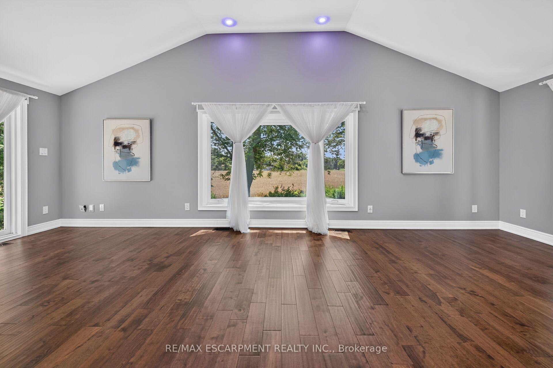 Photo 14 of 129 Aldercrest Avenue, Hamilton, Rural Glanbrook — HOMEH