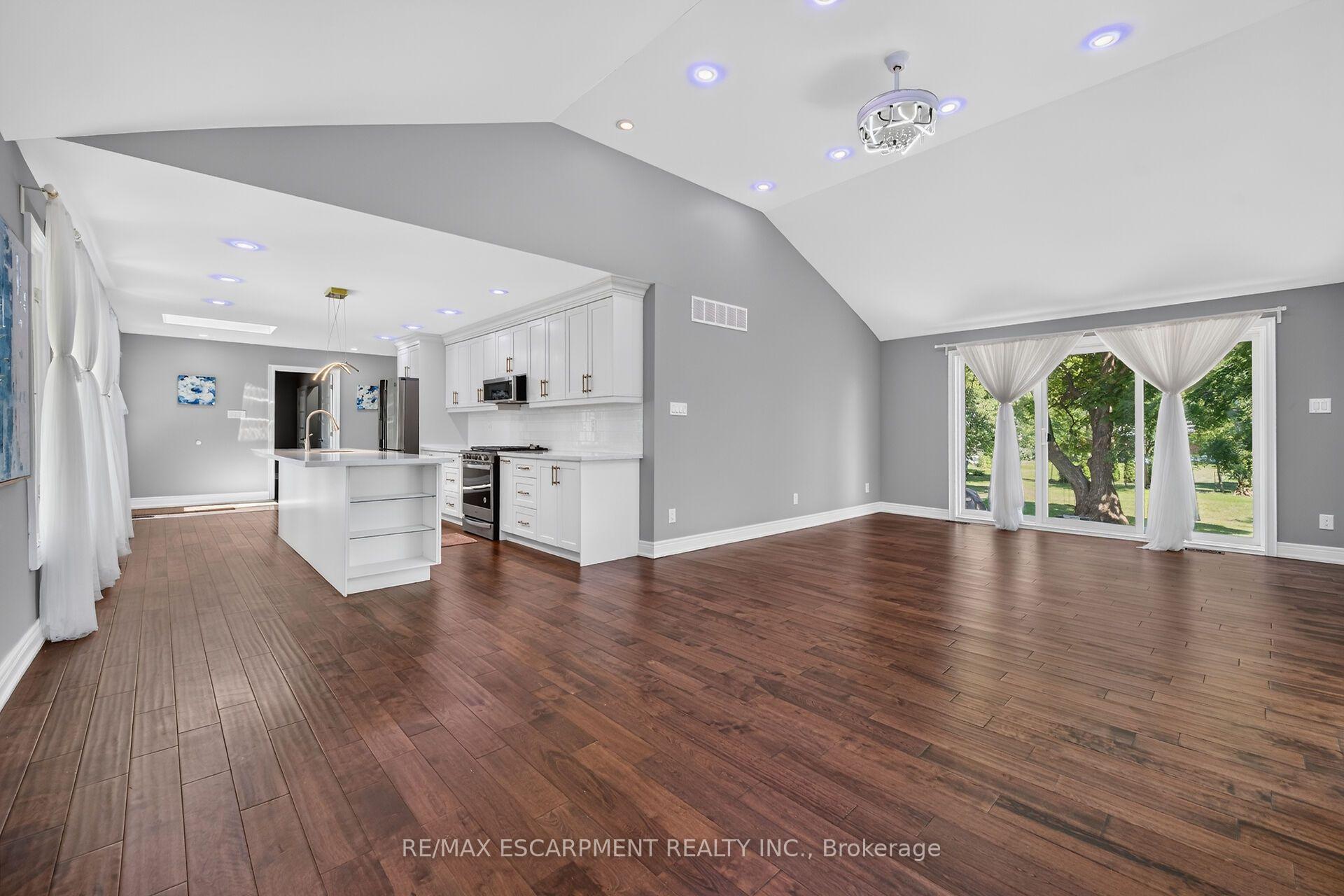 Photo 16 of 129 Aldercrest Avenue, Hamilton, Rural Glanbrook — HOMEH