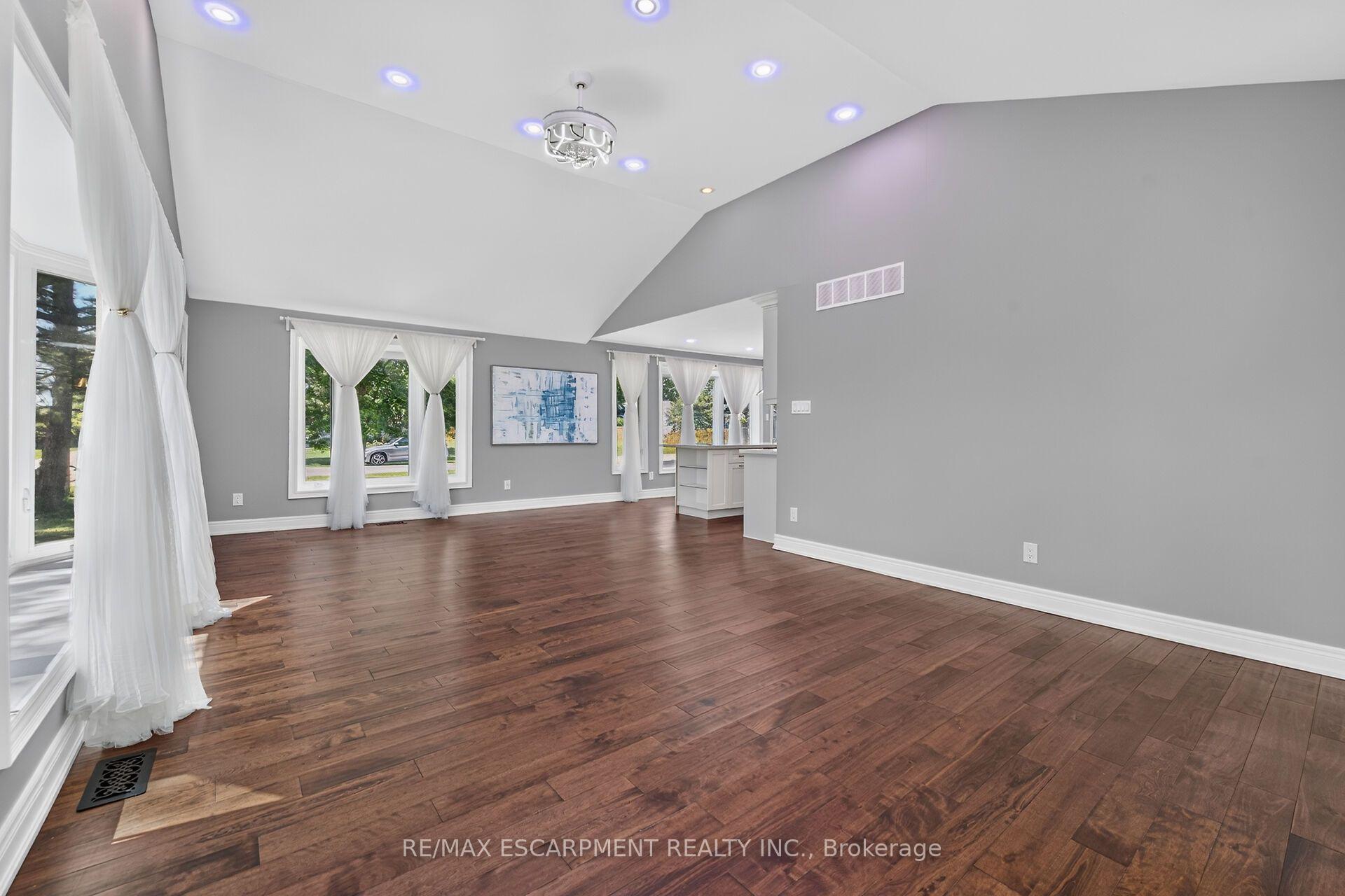 Photo 17 of 129 Aldercrest Avenue, Hamilton, Rural Glanbrook — HOMEH