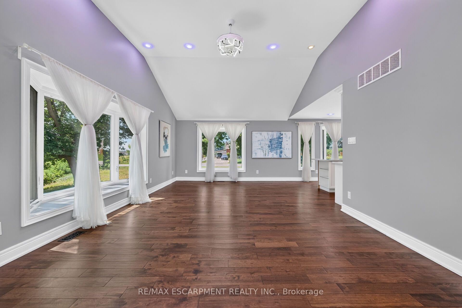 Photo 18 of 129 Aldercrest Avenue, Hamilton, Rural Glanbrook — HOMEH