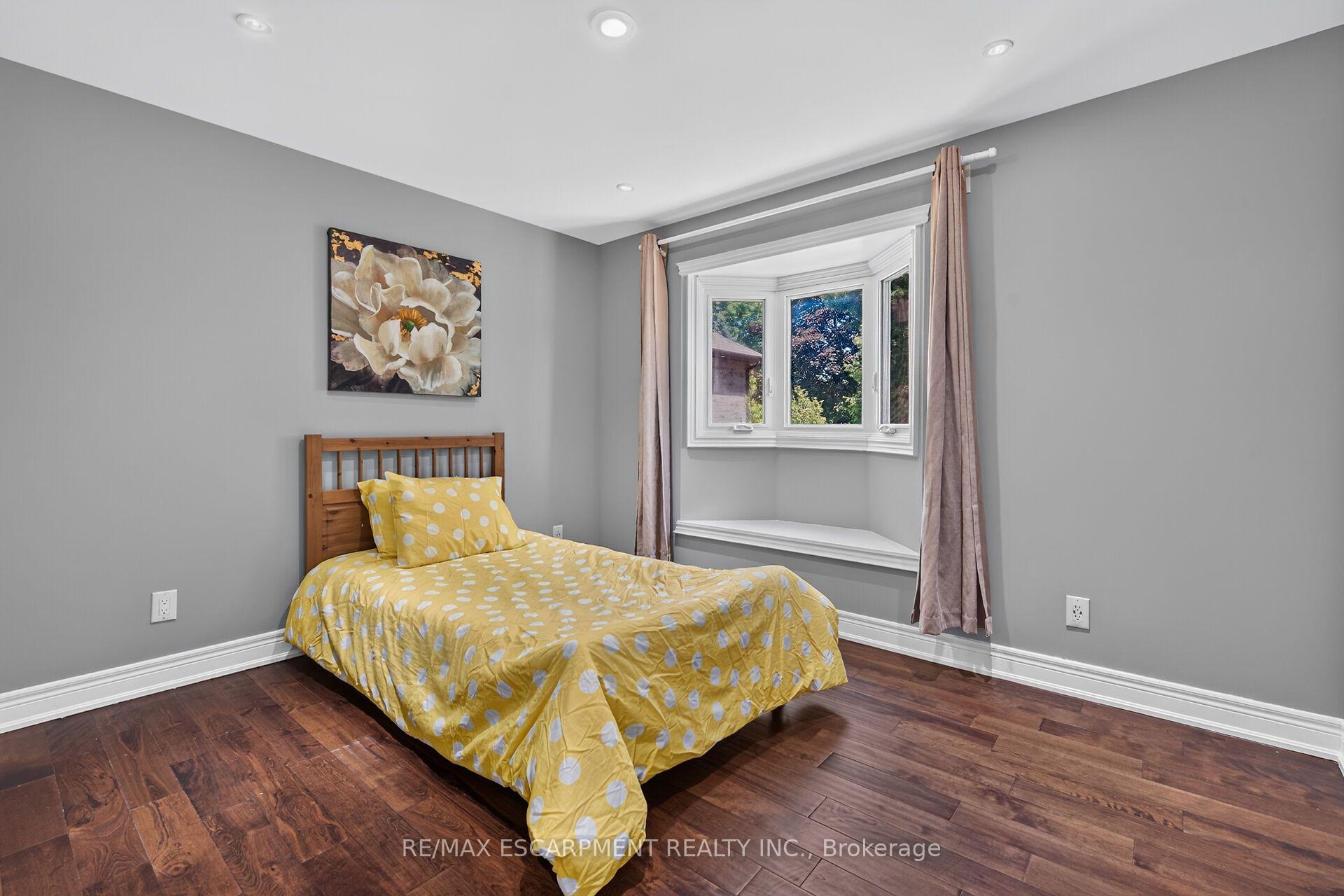 Photo 23 of 129 Aldercrest Avenue, Hamilton, Rural Glanbrook — HOMEH