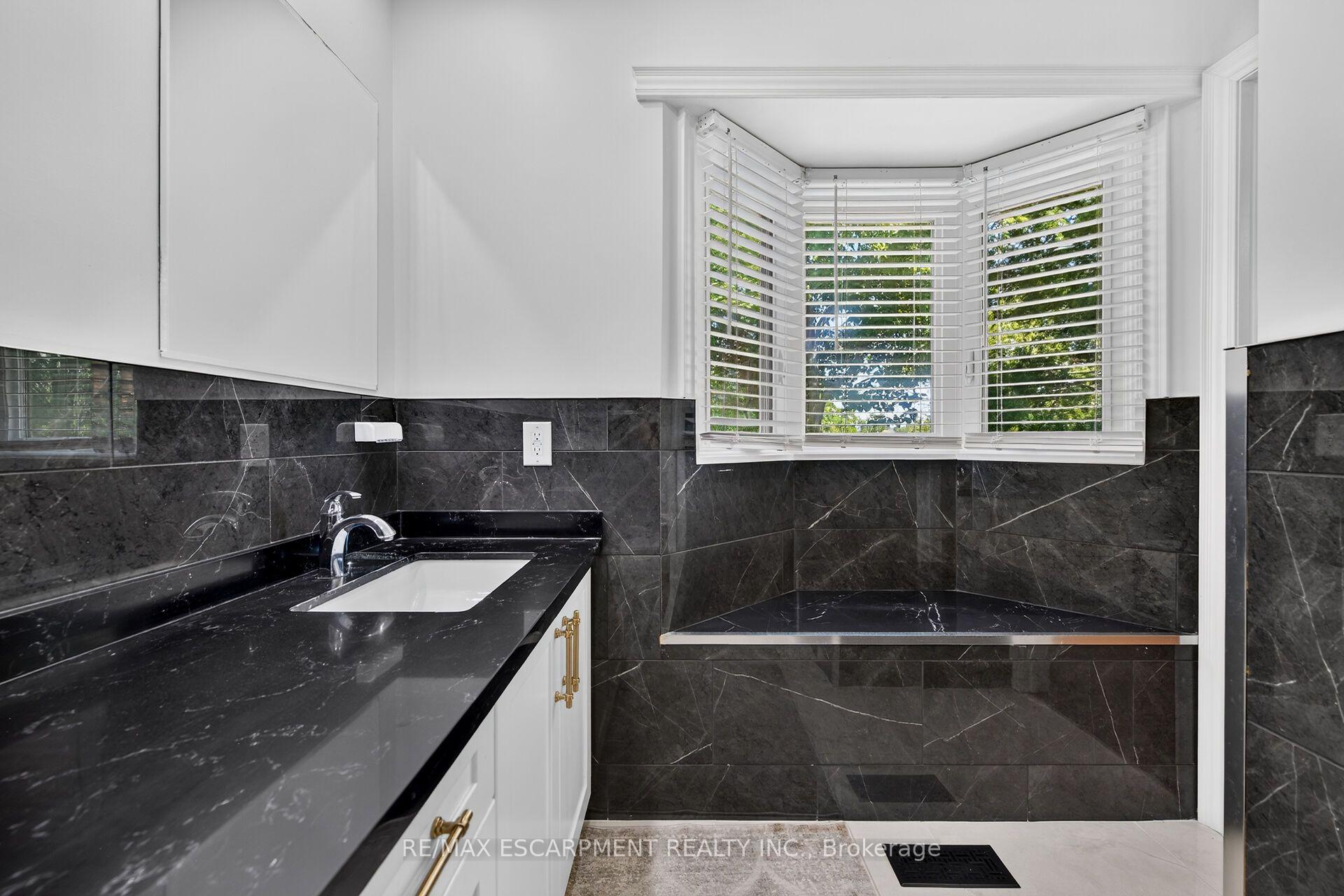 Photo 29 of 129 Aldercrest Avenue, Hamilton, Rural Glanbrook — HOMEH