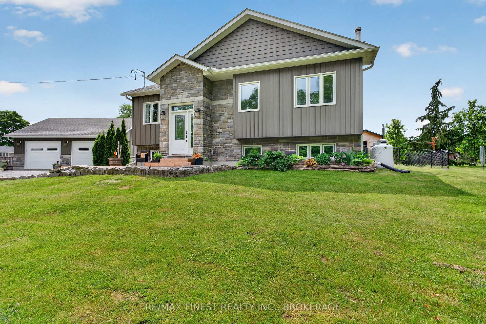Photo 1 of 1415 Rickards Road, Frontenac, Frontenac South — HOMEH