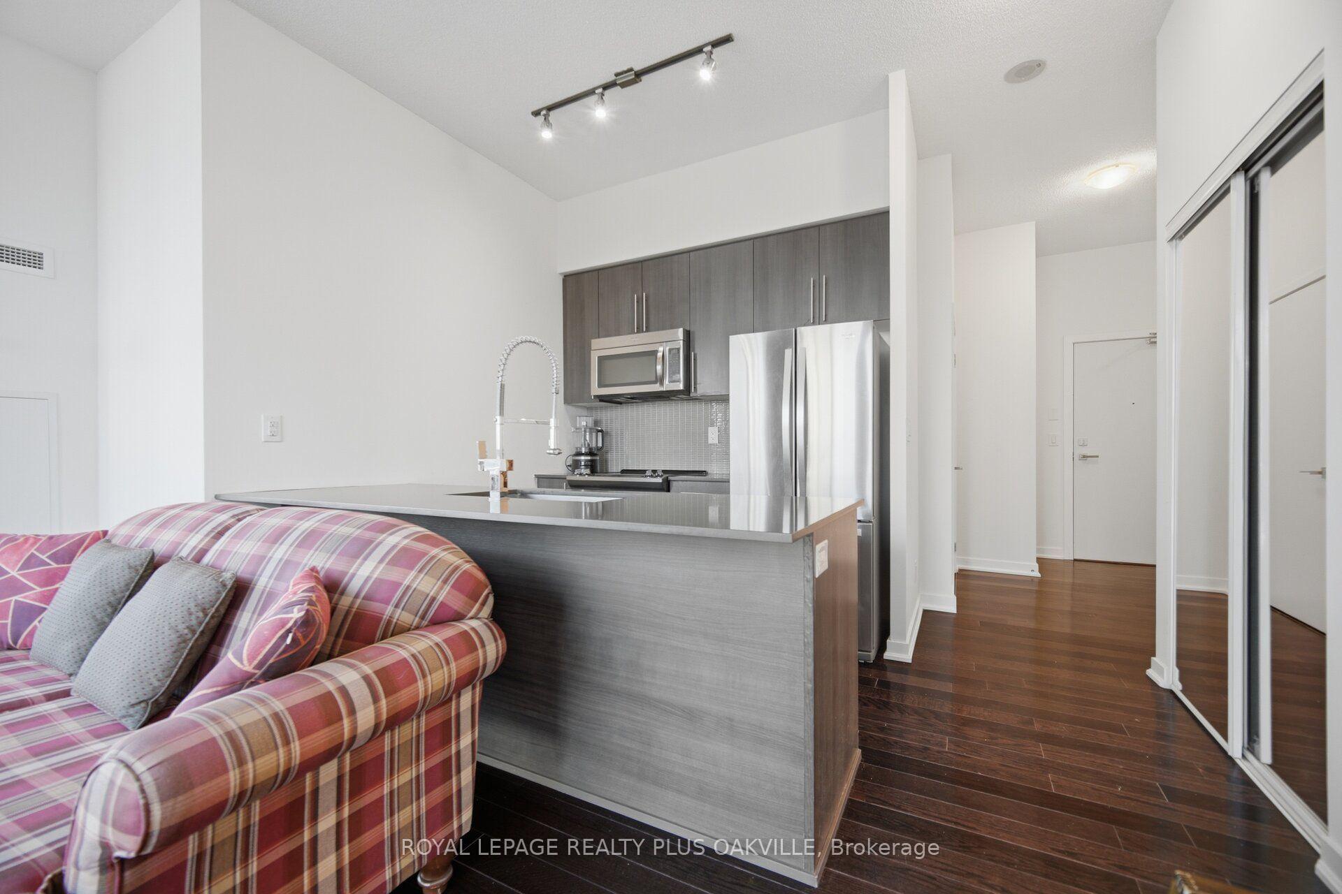 Photo 6 of Unit 308, 4011 Brickstone Mews, Mississauga, City Centre — HOMEH