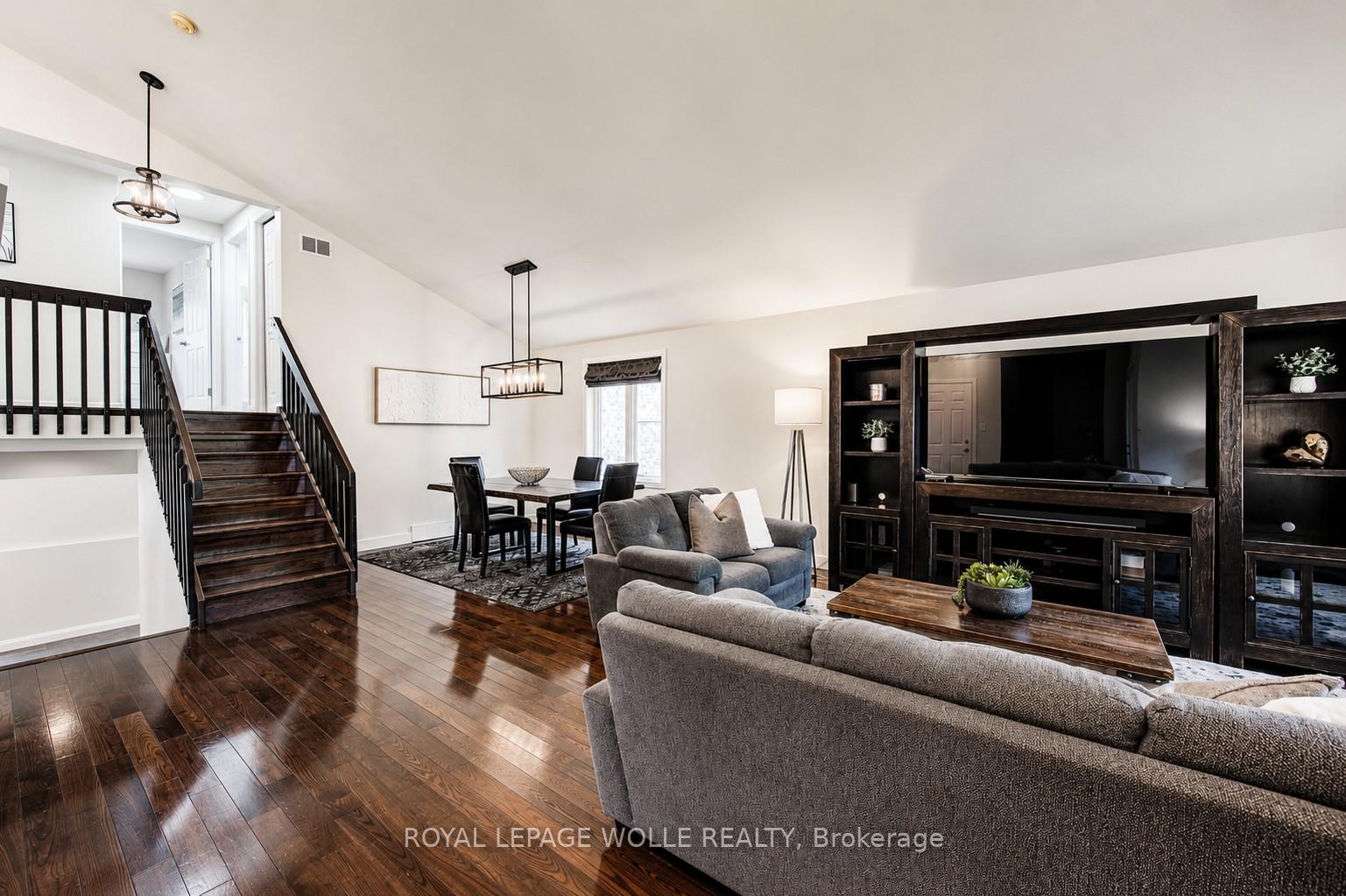 Photo 6 of 561 Chancery Lane, Waterloo, Columbia Forest — HOMEH