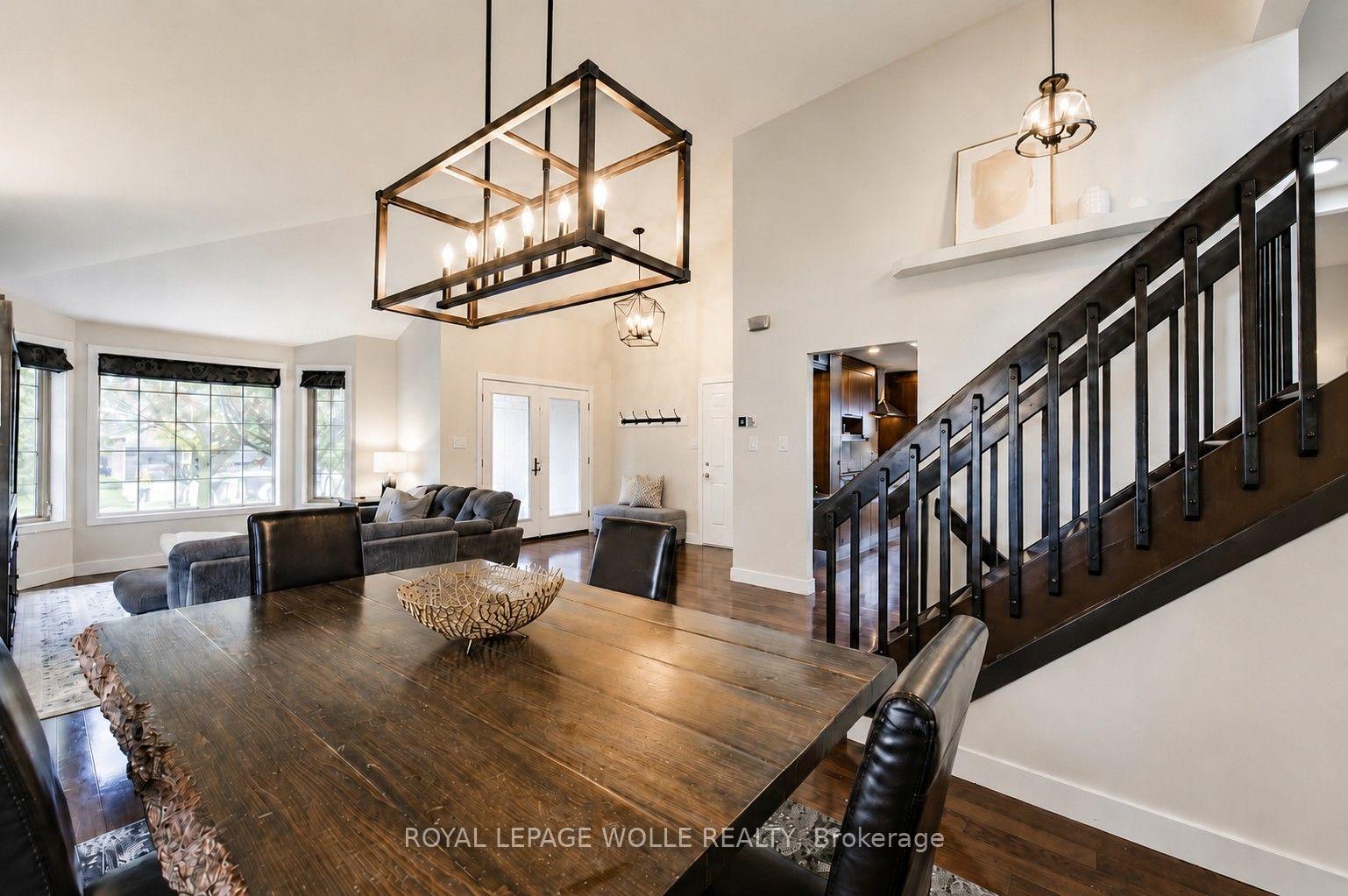 Photo 10 of 561 Chancery Lane, Waterloo, Columbia Forest — HOMEH