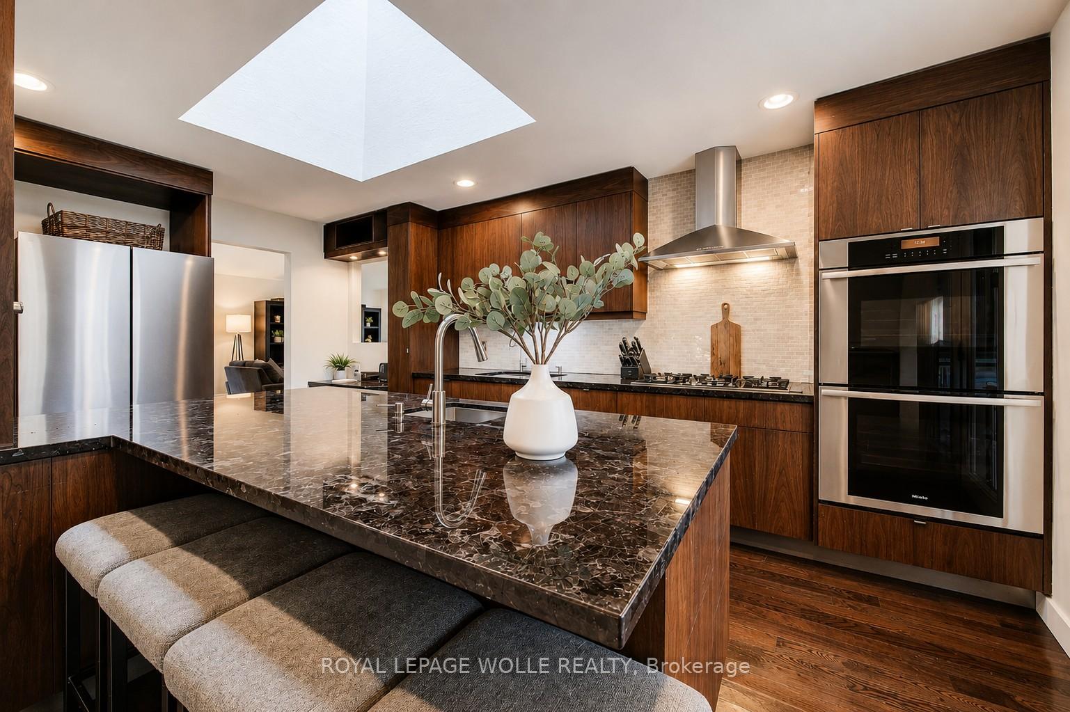 Photo 13 of 561 Chancery Lane, Waterloo, Columbia Forest — HOMEH