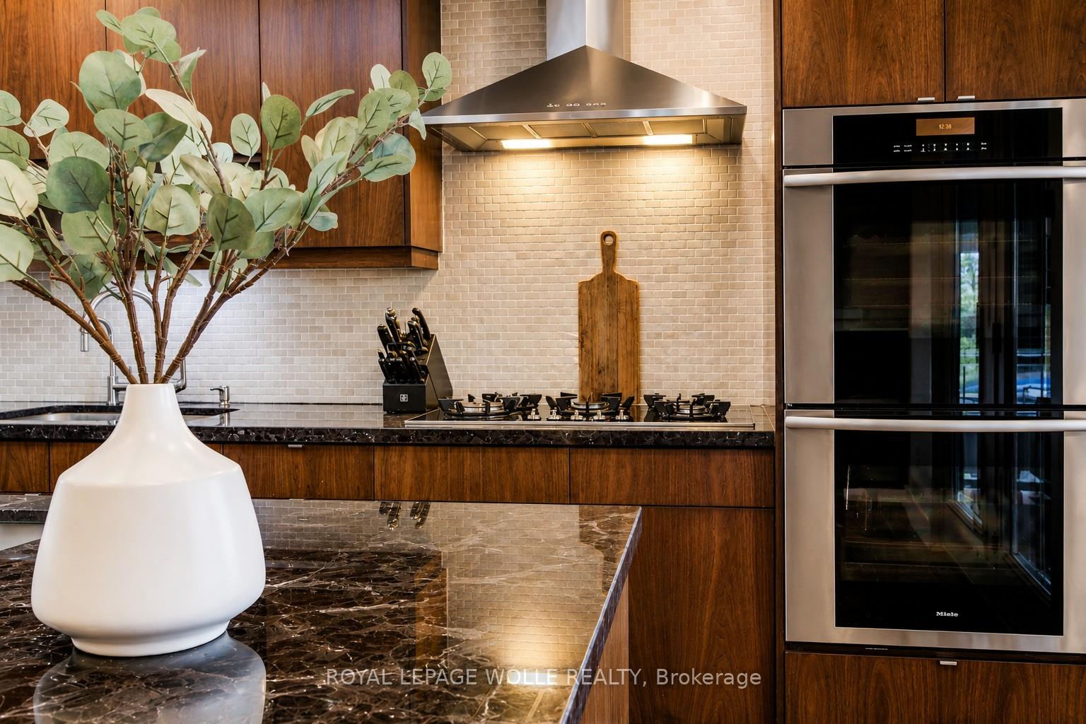 Photo 14 of 561 Chancery Lane, Waterloo, Columbia Forest — HOMEH