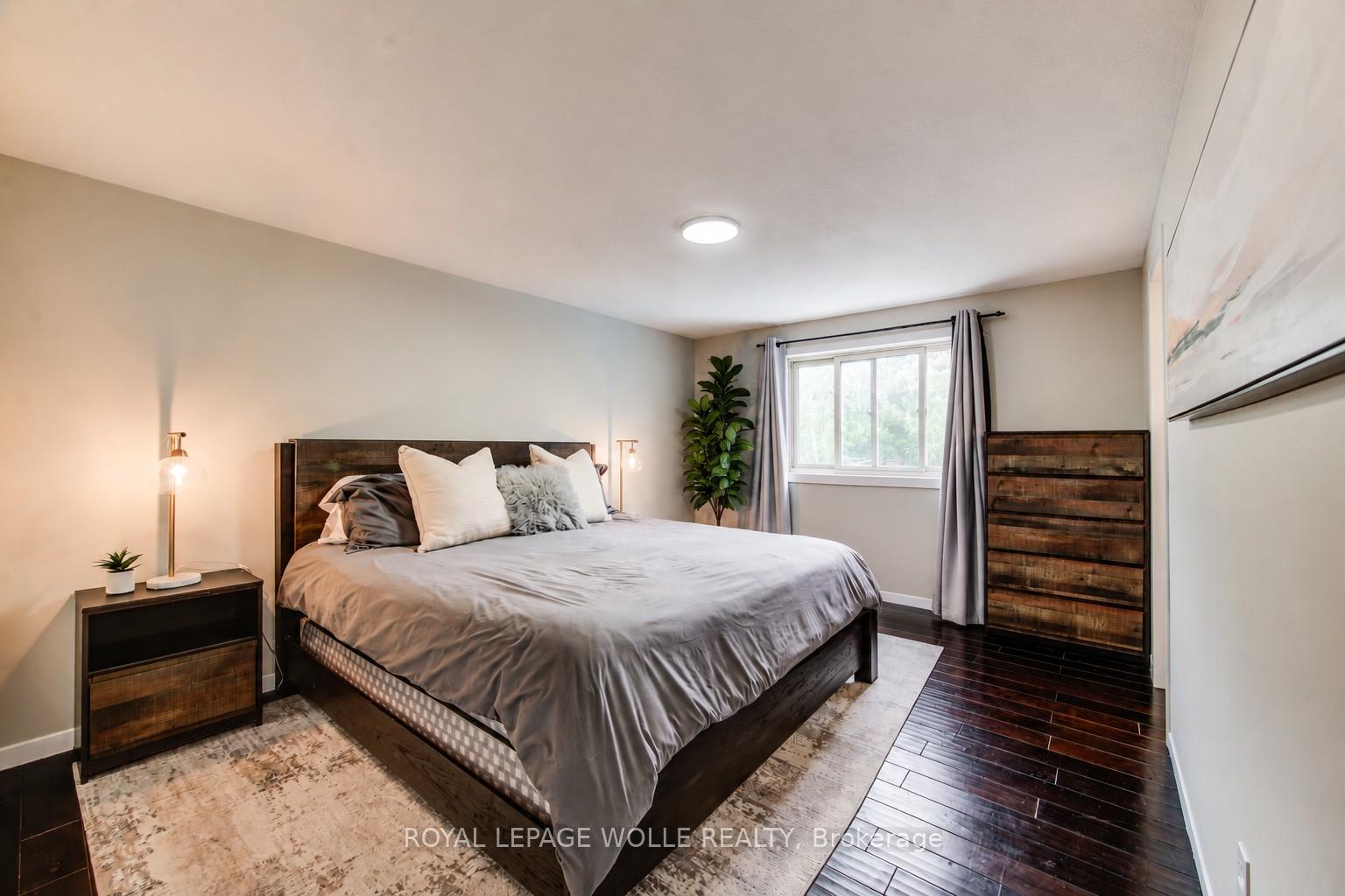 Photo 20 of 561 Chancery Lane, Waterloo, Columbia Forest — HOMEH