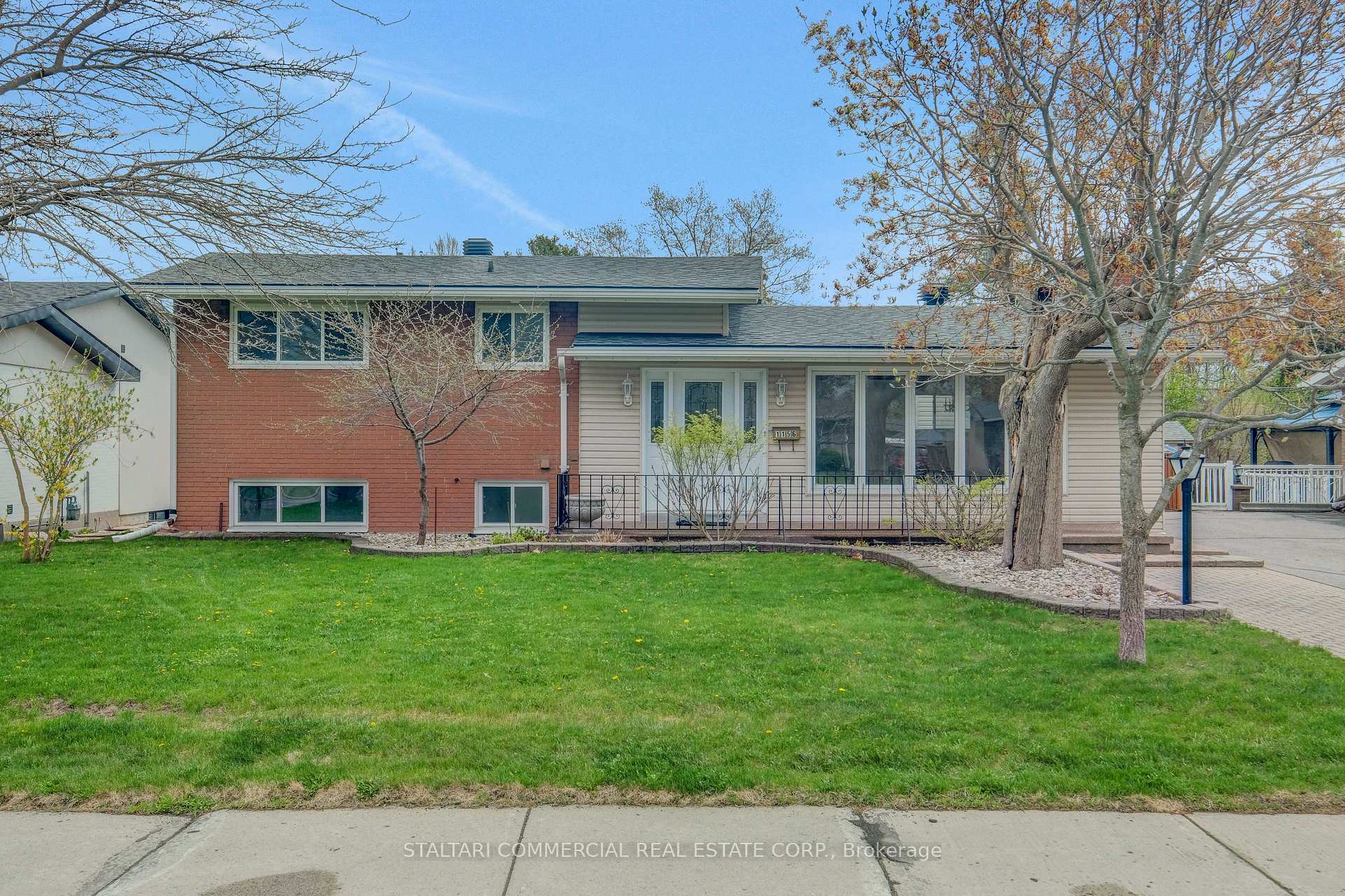 Photo 1 of 1156 Deer Park Road W, Ottawa, City View/Skyline/Fisher Heights/Parkwood Hills — HOMEH