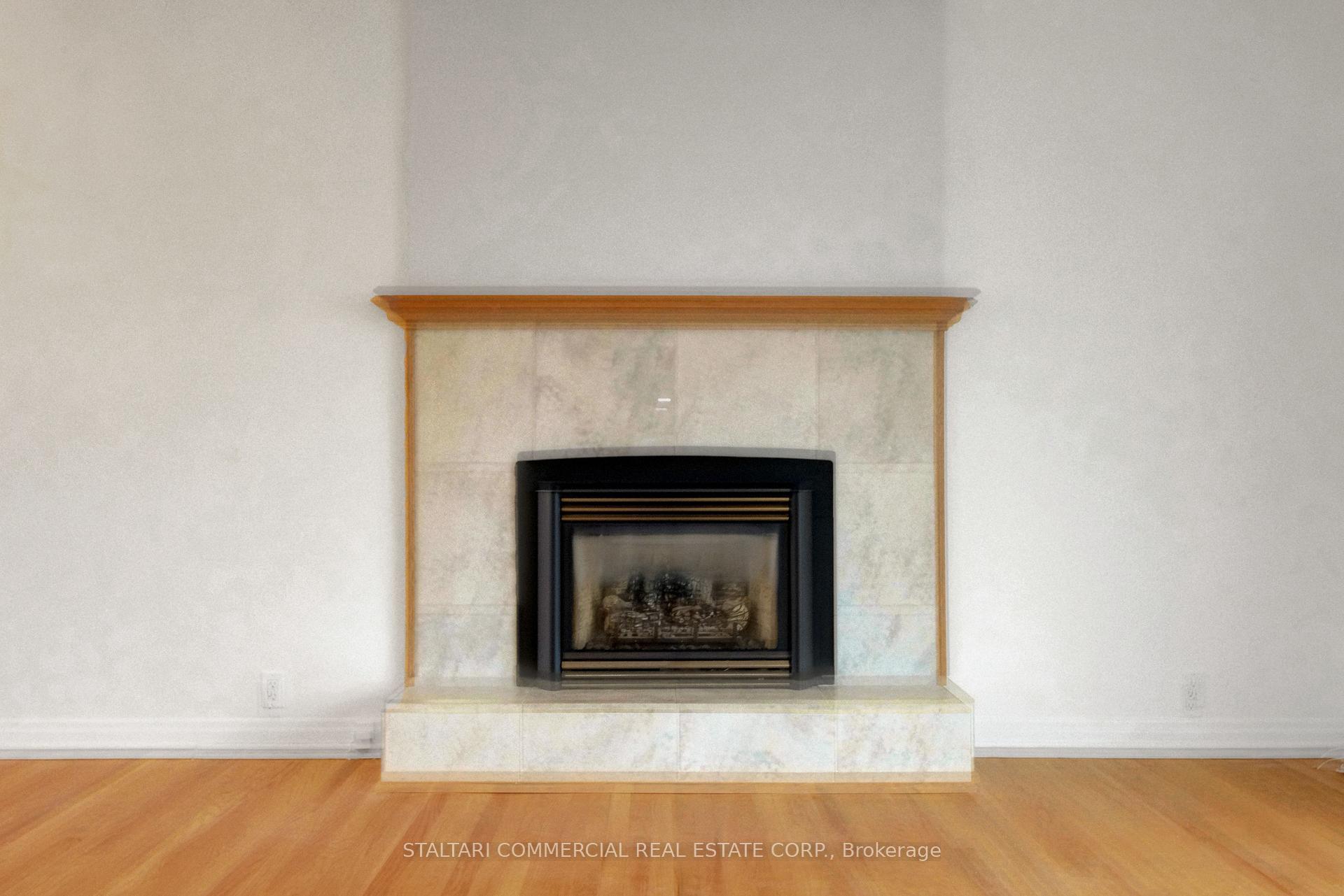 Photo 4 of 1156 Deer Park Road W, Ottawa, City View/Skyline/Fisher Heights/Parkwood Hills — HOMEH