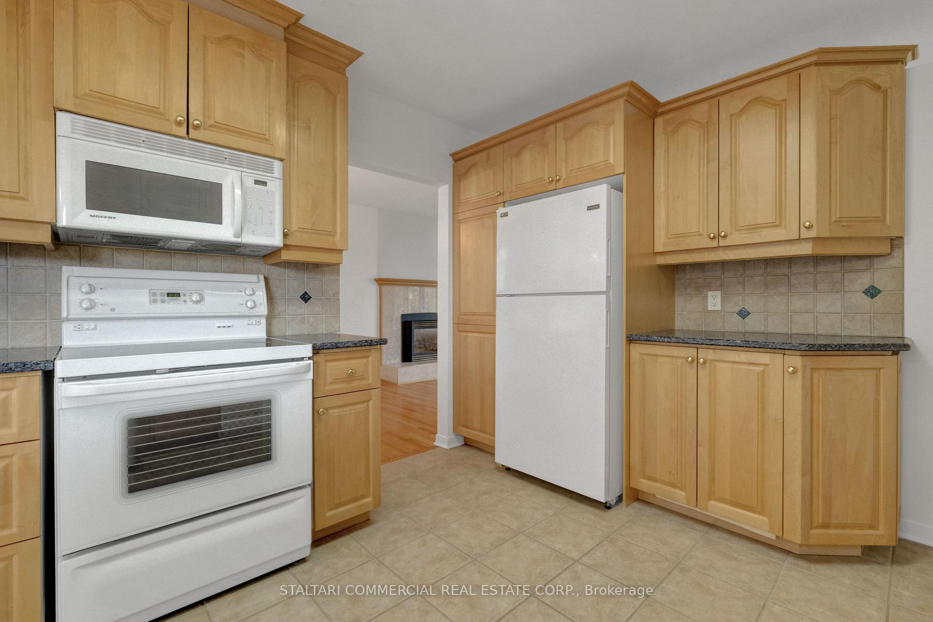 Photo 8 of 1156 Deer Park Road W, Ottawa, City View/Skyline/Fisher Heights/Parkwood Hills — HOMEH