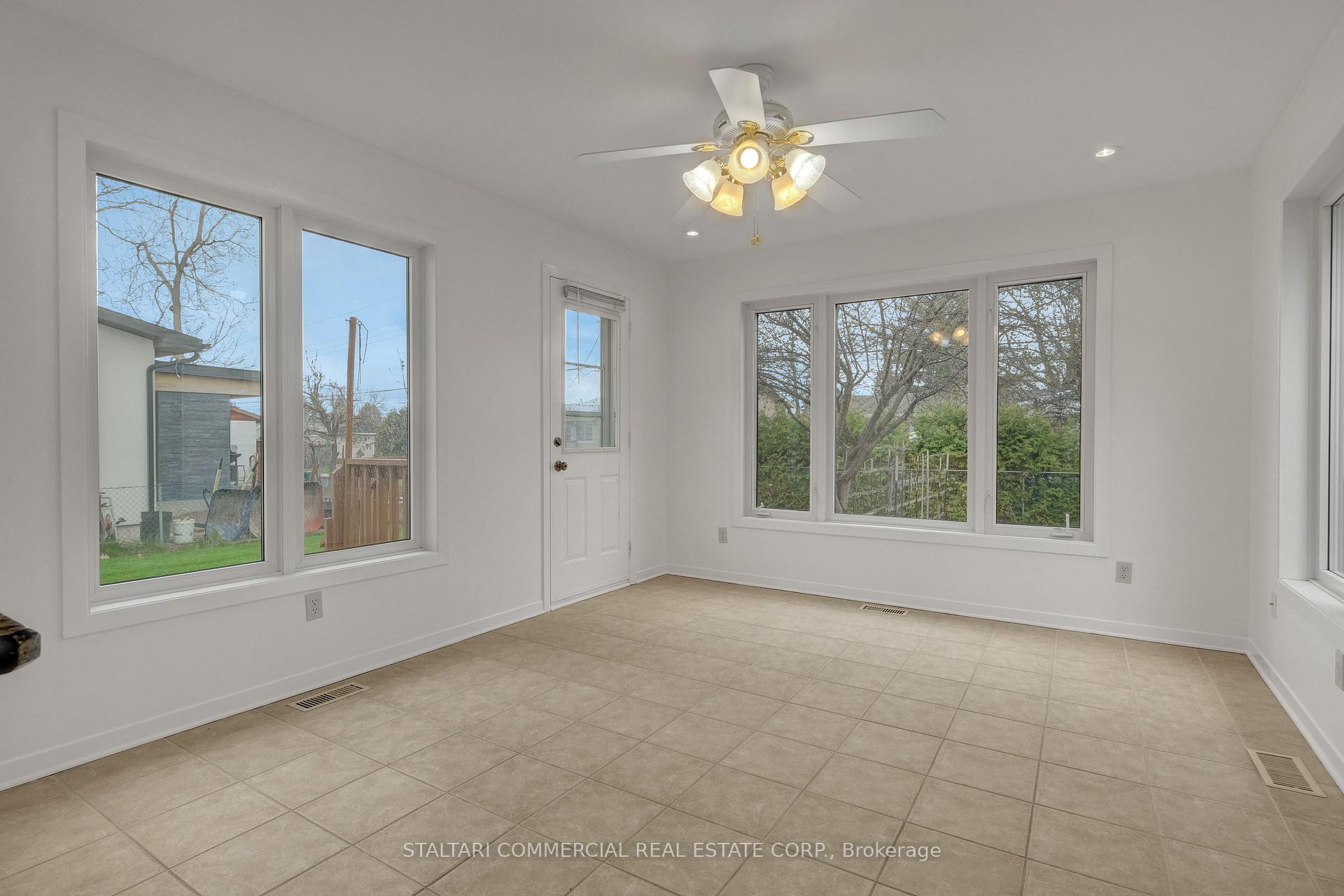 Photo 9 of 1156 Deer Park Road W, Ottawa, City View/Skyline/Fisher Heights/Parkwood Hills — HOMEH