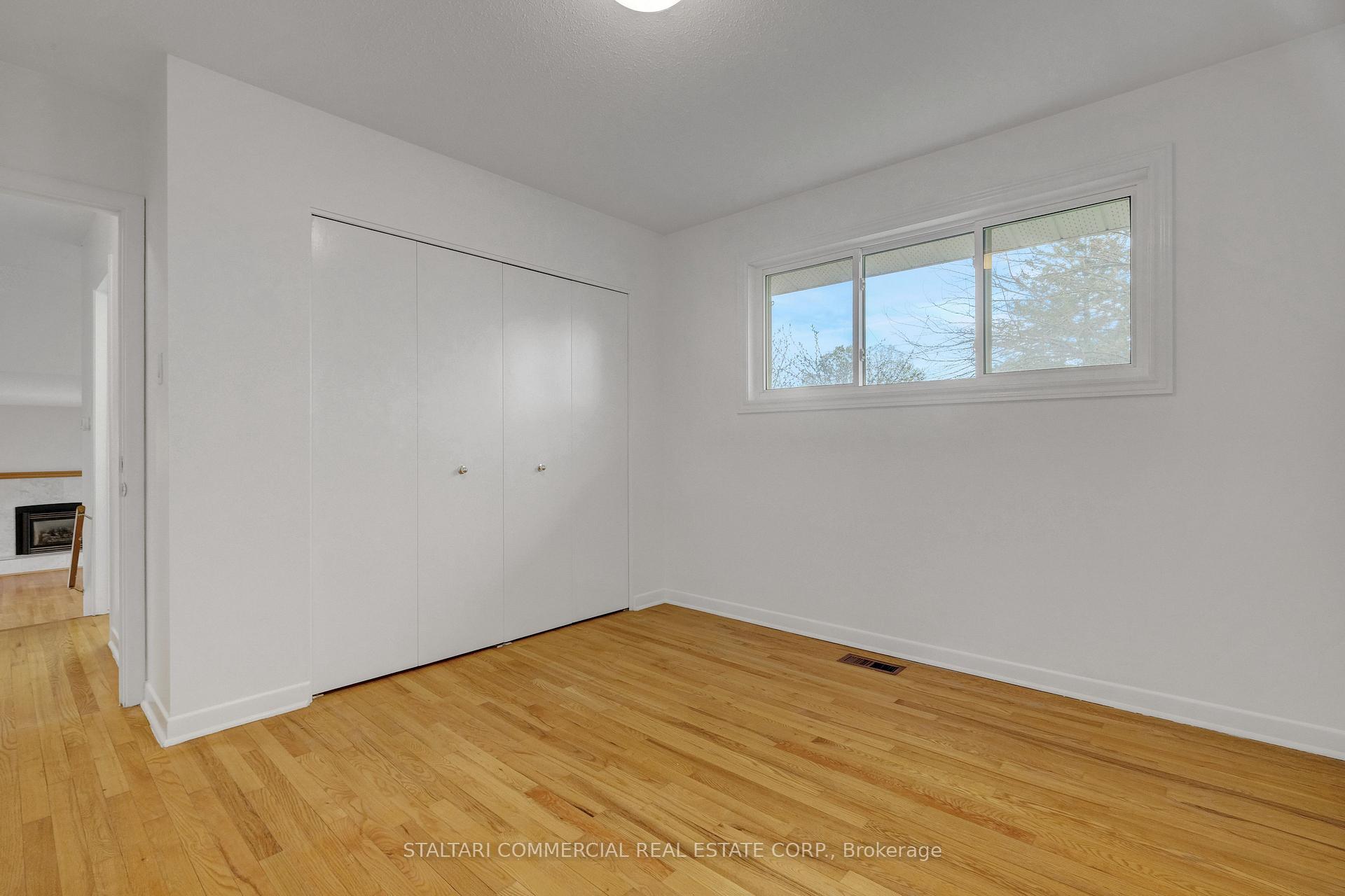 Photo 10 of 1156 Deer Park Road W, Ottawa, City View/Skyline/Fisher Heights/Parkwood Hills — HOMEH