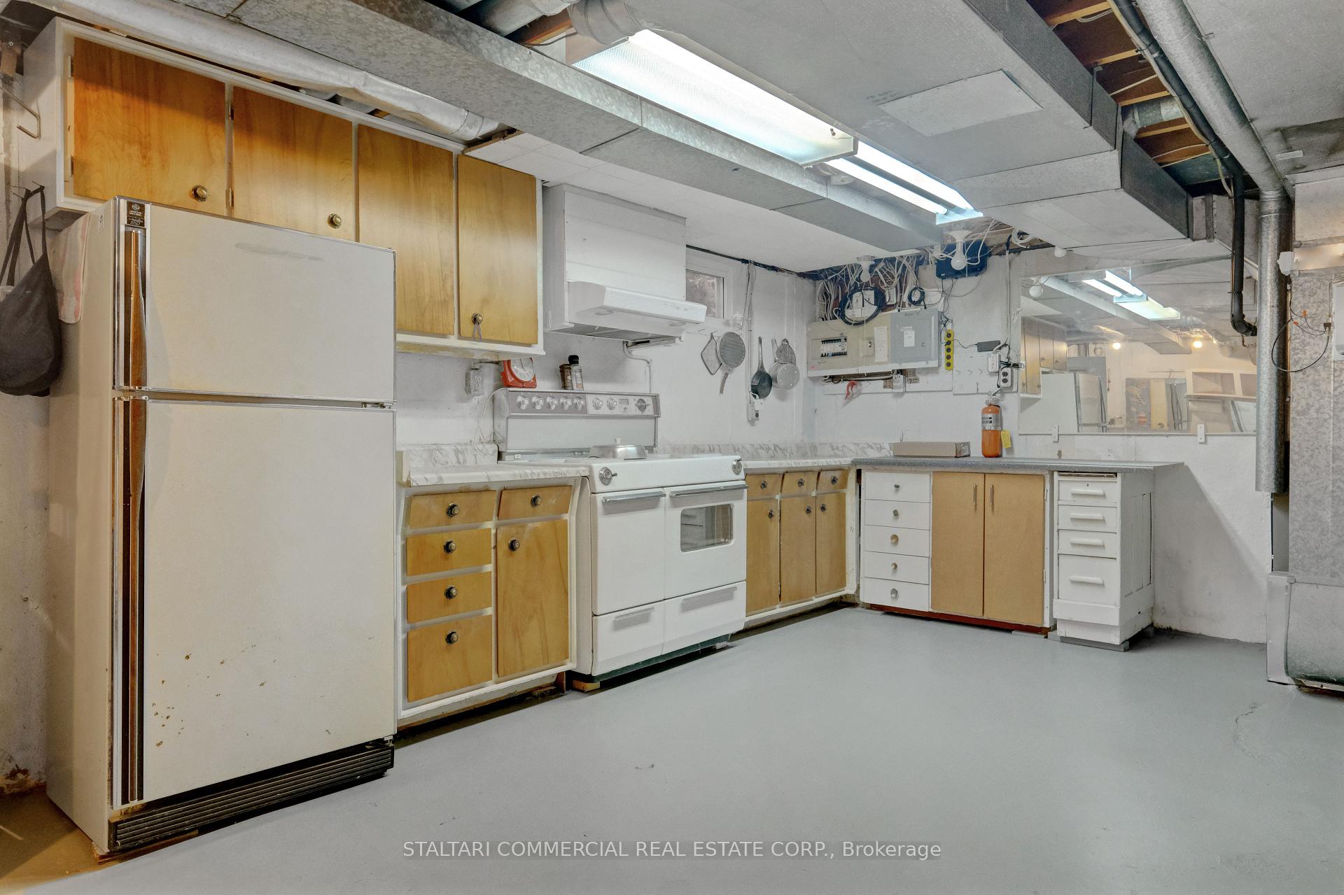 Photo 16 of 1156 Deer Park Road W, Ottawa, City View/Skyline/Fisher Heights/Parkwood Hills — HOMEH