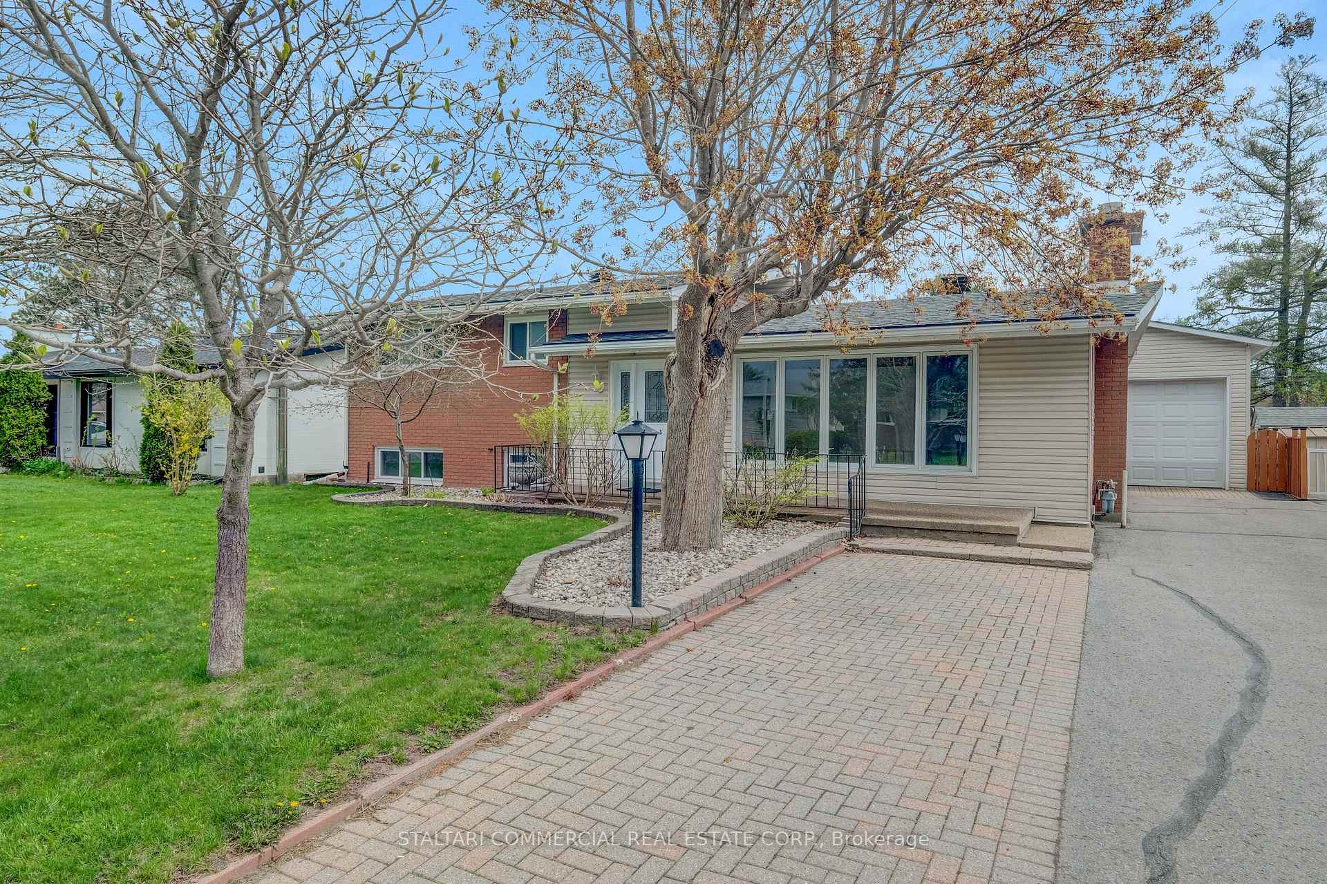 Photo 21 of 1156 Deer Park Road W, Ottawa, City View/Skyline/Fisher Heights/Parkwood Hills — HOMEH
