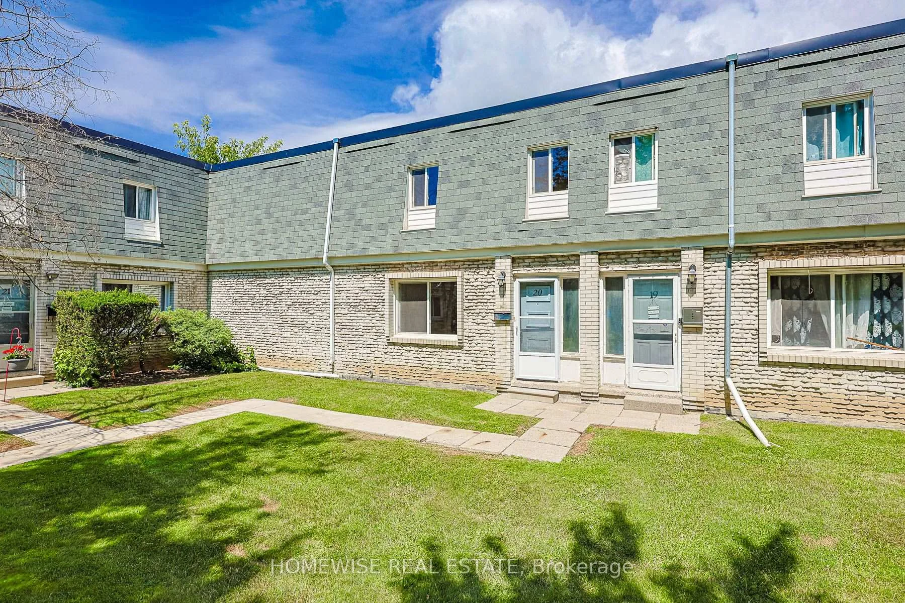 Front of Unit 20, 1350 Winding Trail