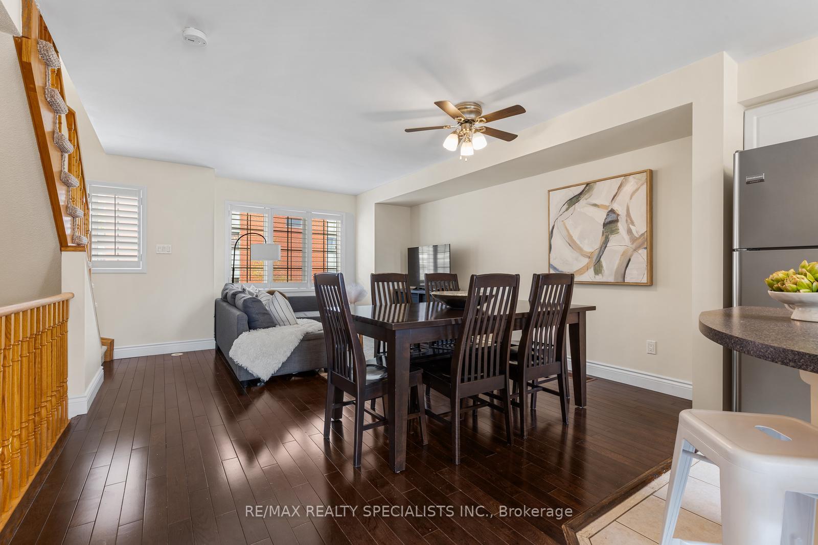 Photo 8 of Unit 8, 201 Tenth Street, Etobicoke, New Toronto — HOMEH
