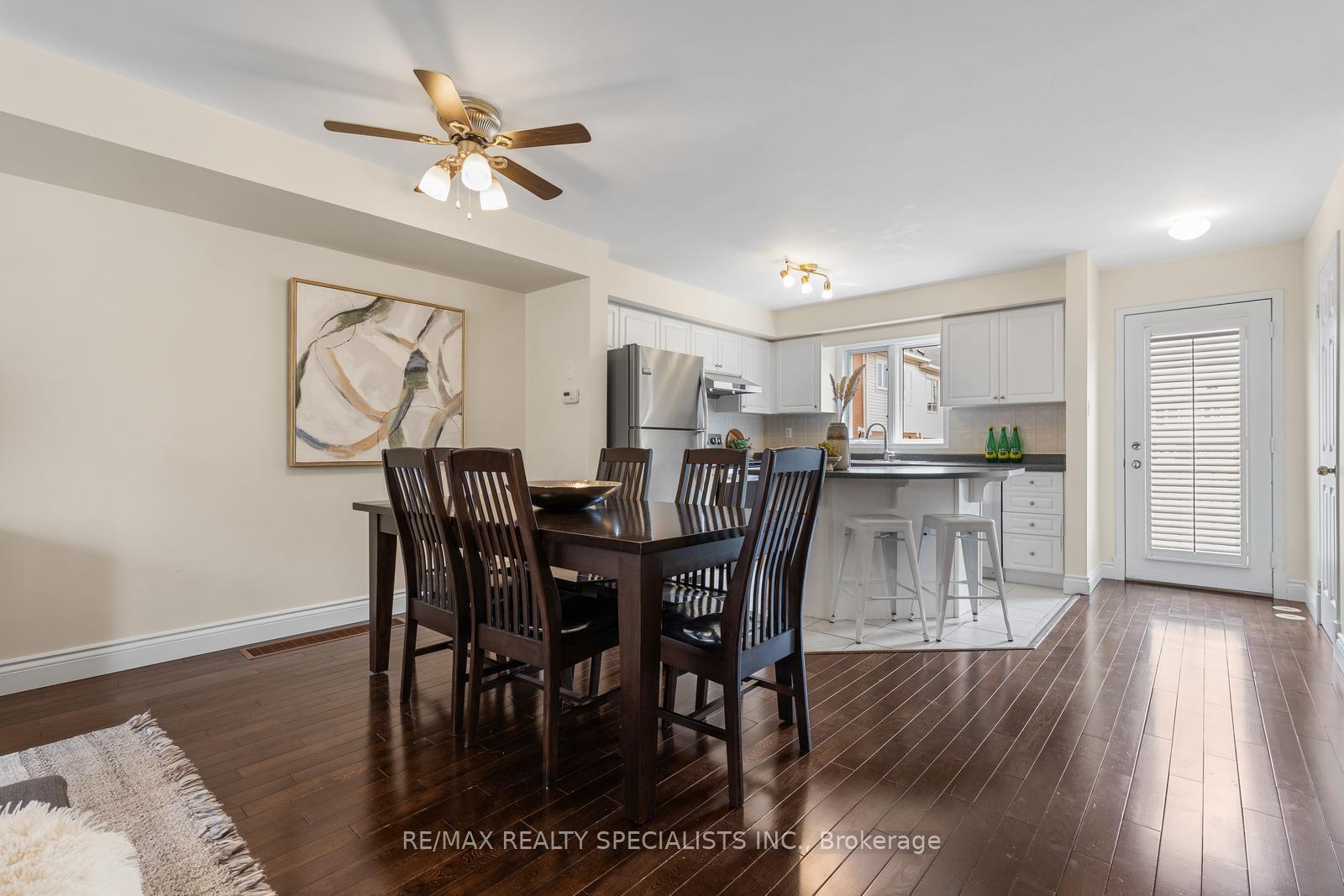 Photo 9 of Unit 8, 201 Tenth Street, Etobicoke, New Toronto — HOMEH