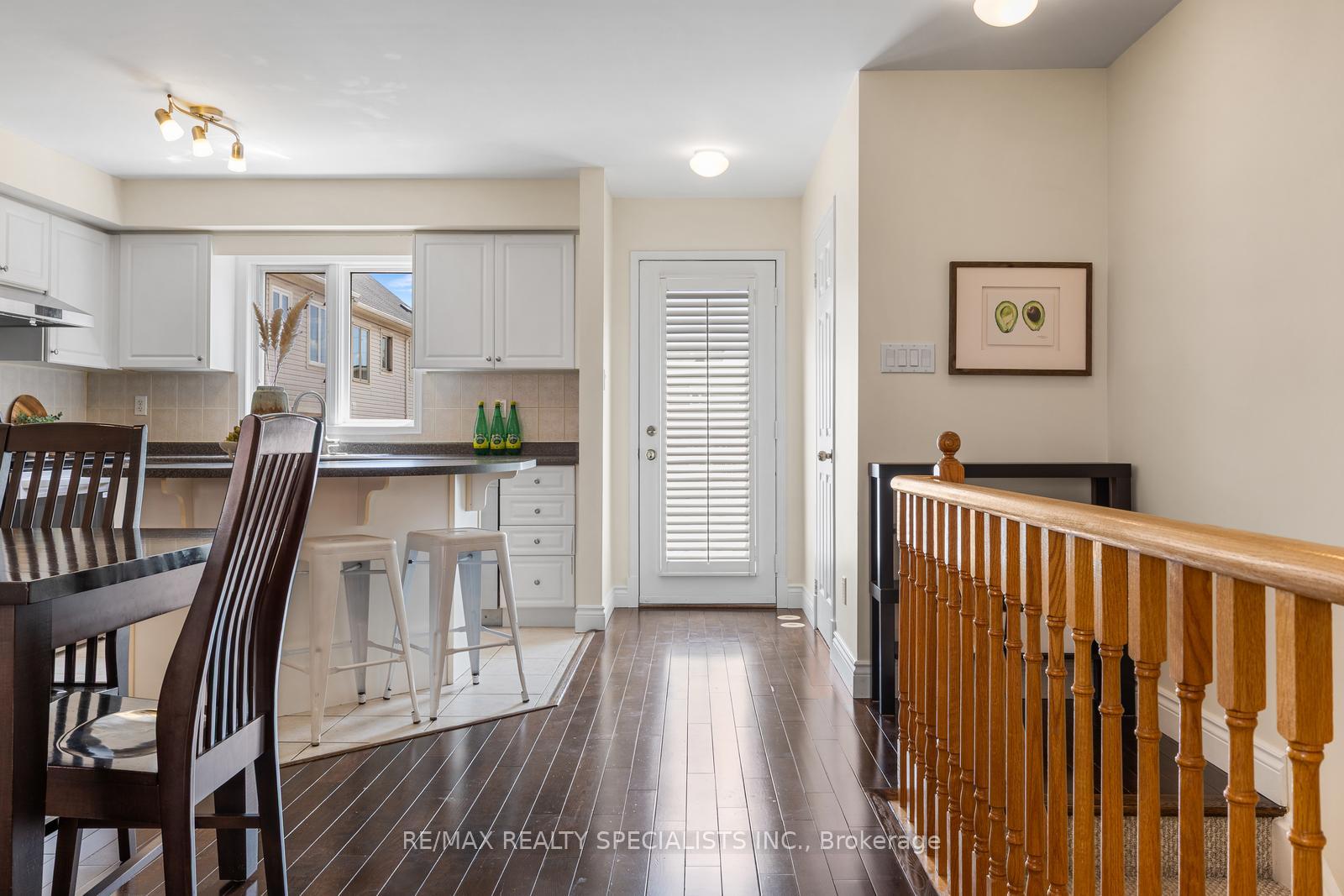 Photo 13 of Unit 8, 201 Tenth Street, Etobicoke, New Toronto — HOMEH