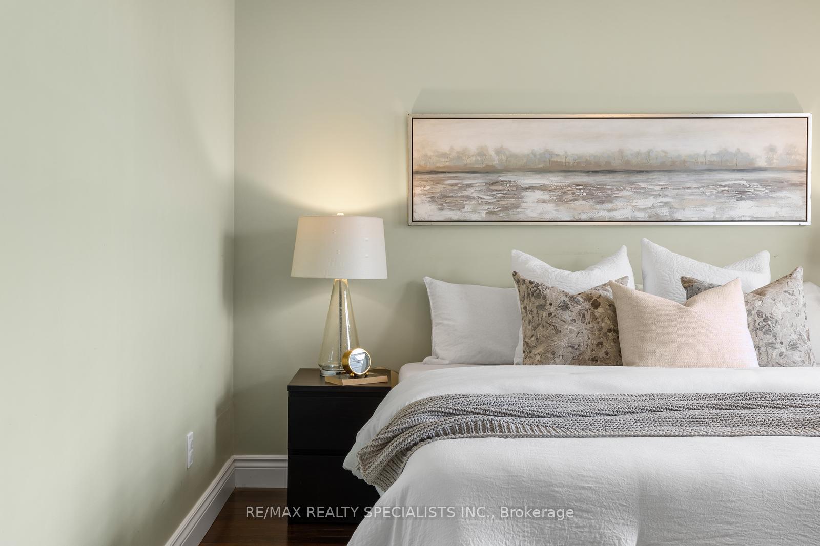 Photo 17 of Unit 8, 201 Tenth Street, Etobicoke, New Toronto — HOMEH