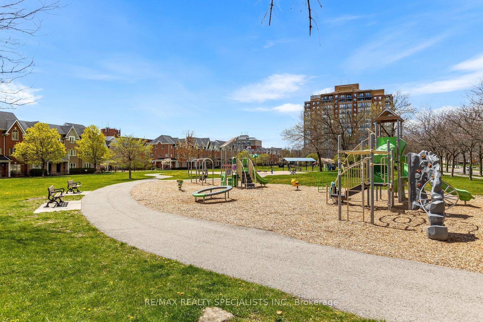 Photo 31 of Unit 8, 201 Tenth Street, Etobicoke, New Toronto — HOMEH
