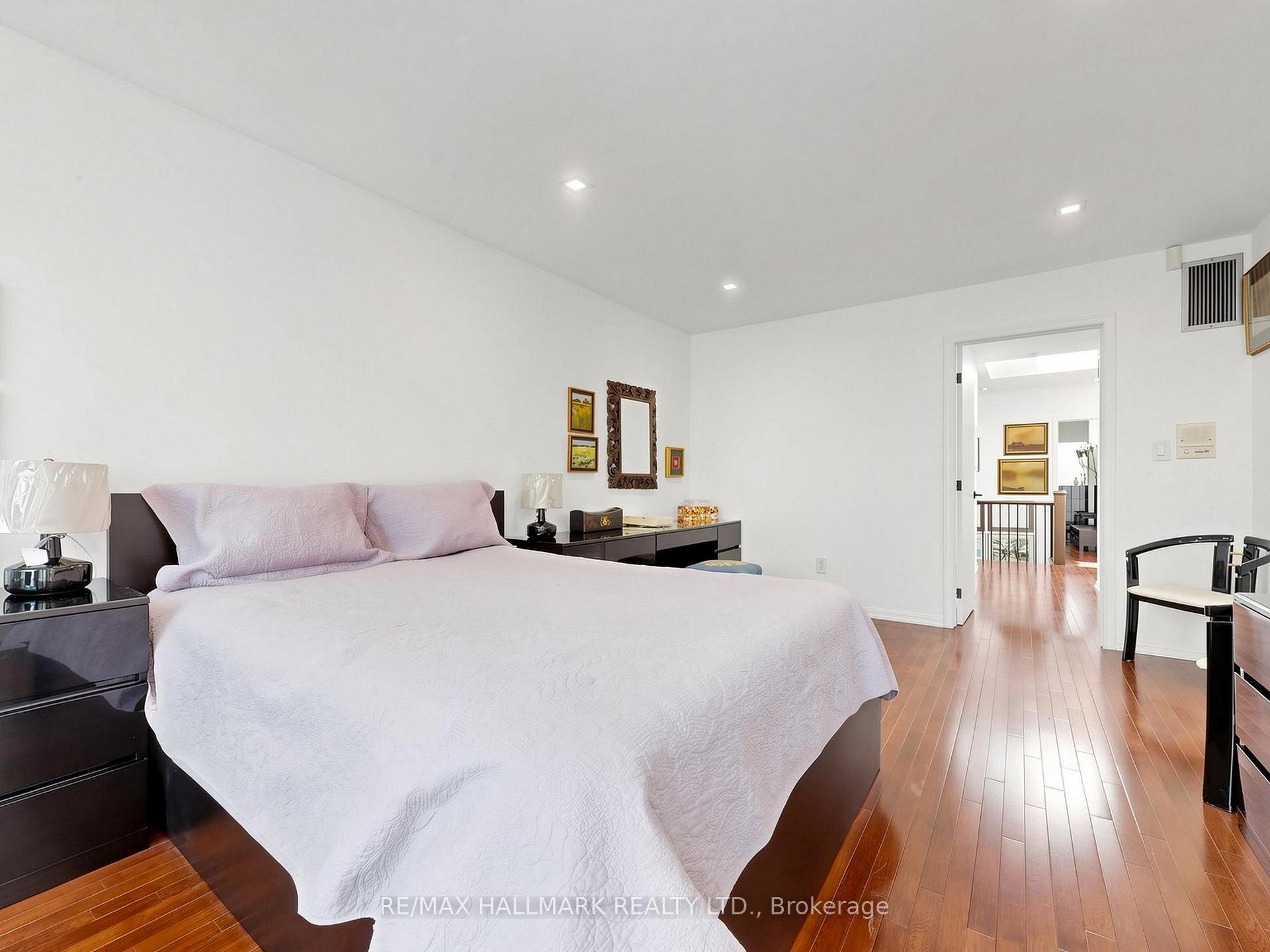 Photo 23 of 63 St Clements Avenue, Toronto, Yonge-Eglinton — HOMEH