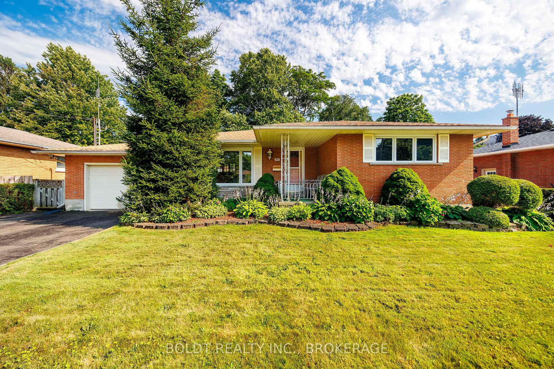 Photo 1 of 620 Scott Street, St. Catharines, Carlton/Bunting — HOMEH