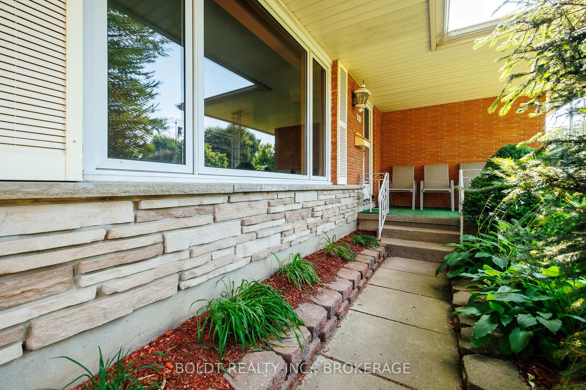 Photo 8 of 620 Scott Street, St. Catharines, Carlton/Bunting — HOMEH