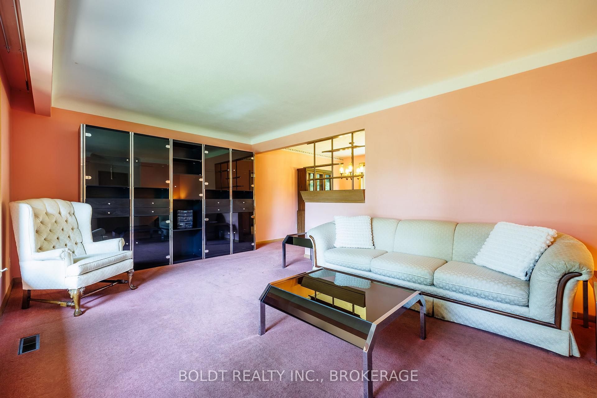 Photo 10 of 620 Scott Street, St. Catharines, Carlton/Bunting — HOMEH