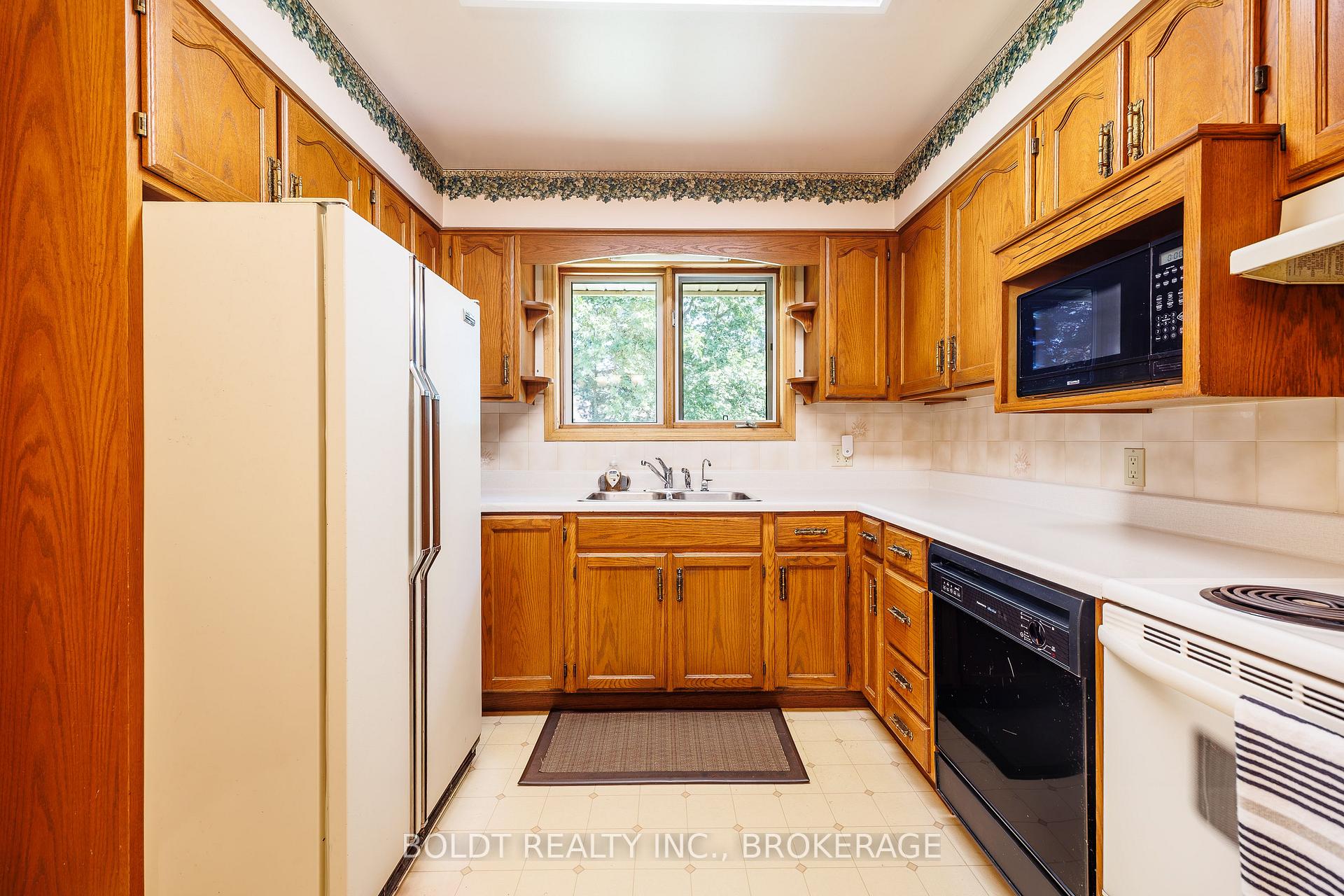 Photo 15 of 620 Scott Street, St. Catharines, Carlton/Bunting — HOMEH
