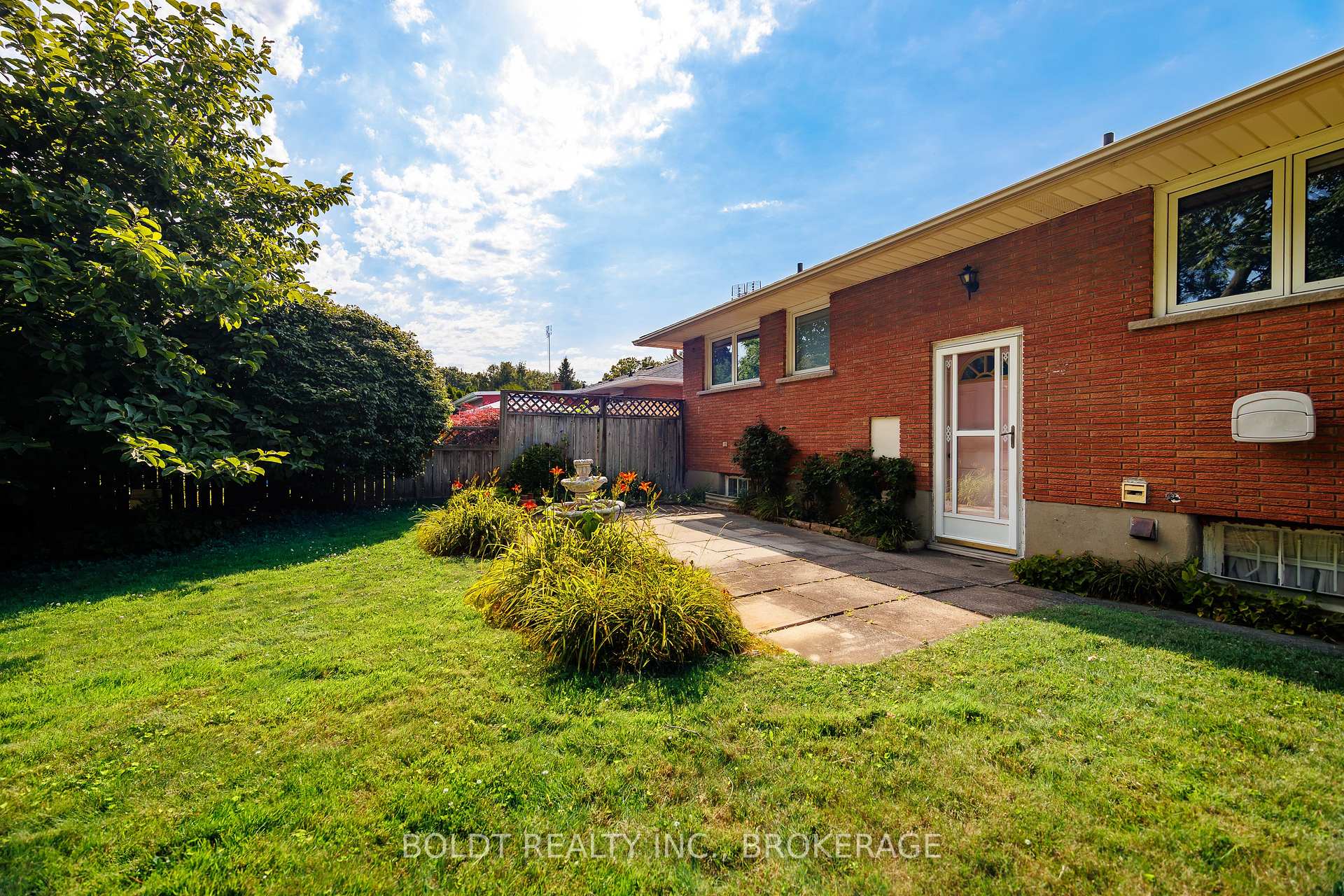 Photo 28 of 620 Scott Street, St. Catharines, Carlton/Bunting — HOMEH