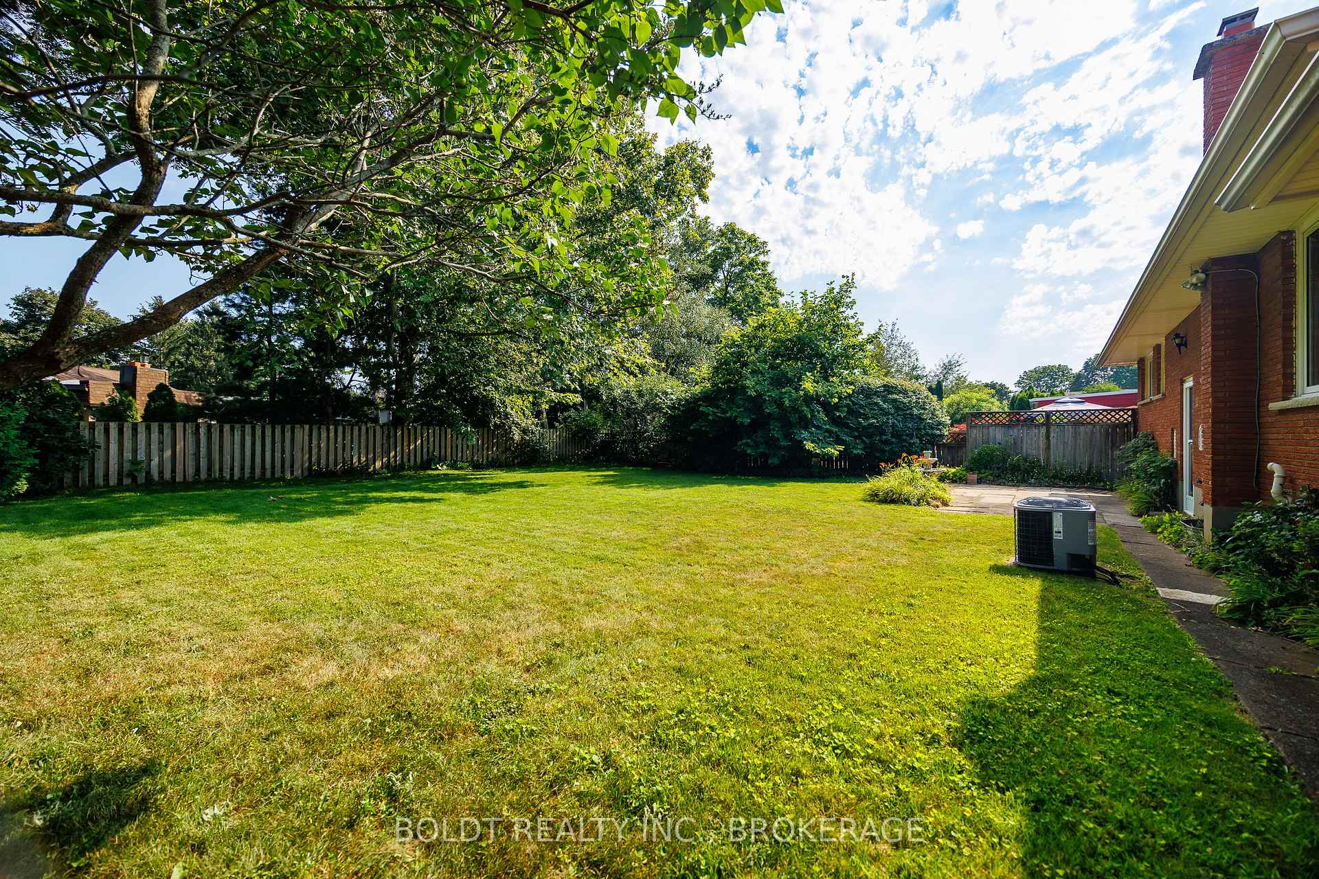 Photo 29 of 620 Scott Street, St. Catharines, Carlton/Bunting — HOMEH