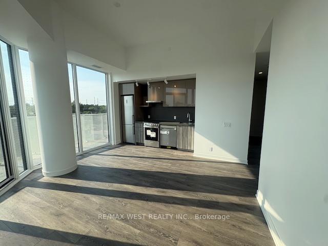 Photo 4 of Unit 407, 10 Flavelle Trail, Vaughan, Steeles West Industrial — HOMEH