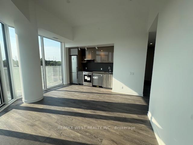 Photo 5 of Unit 407, 10 Flavelle Trail, Vaughan, Steeles West Industrial — HOMEH
