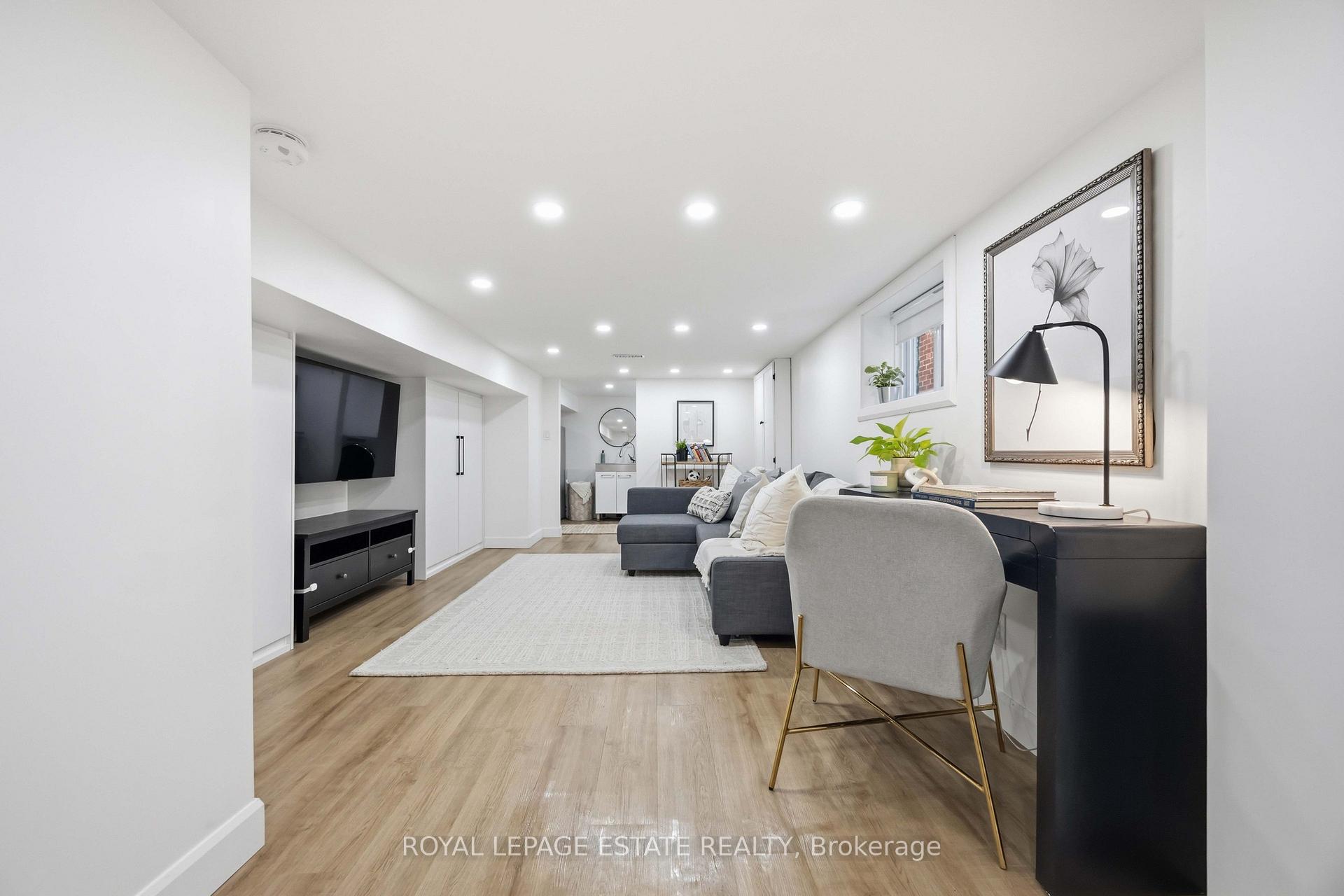 Photo 25 of 6 Firstbrooke Road, Toronto, East End-Danforth — HOMEH