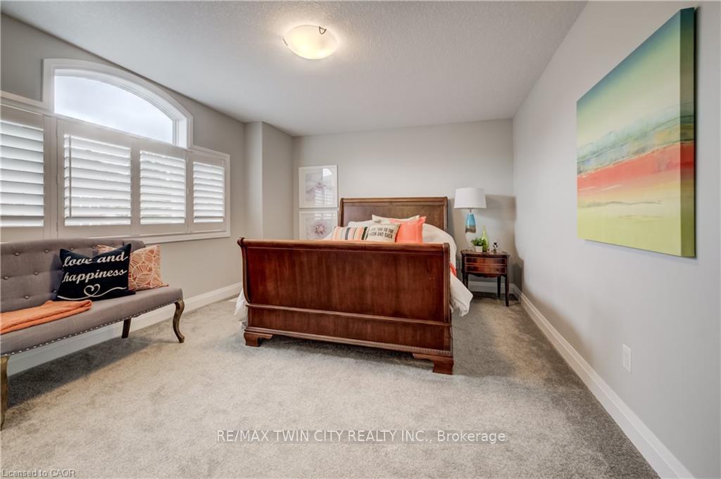 Photo 33 of 248 Evens Pond Crescent, Kitchener, Doon South — HOMEH