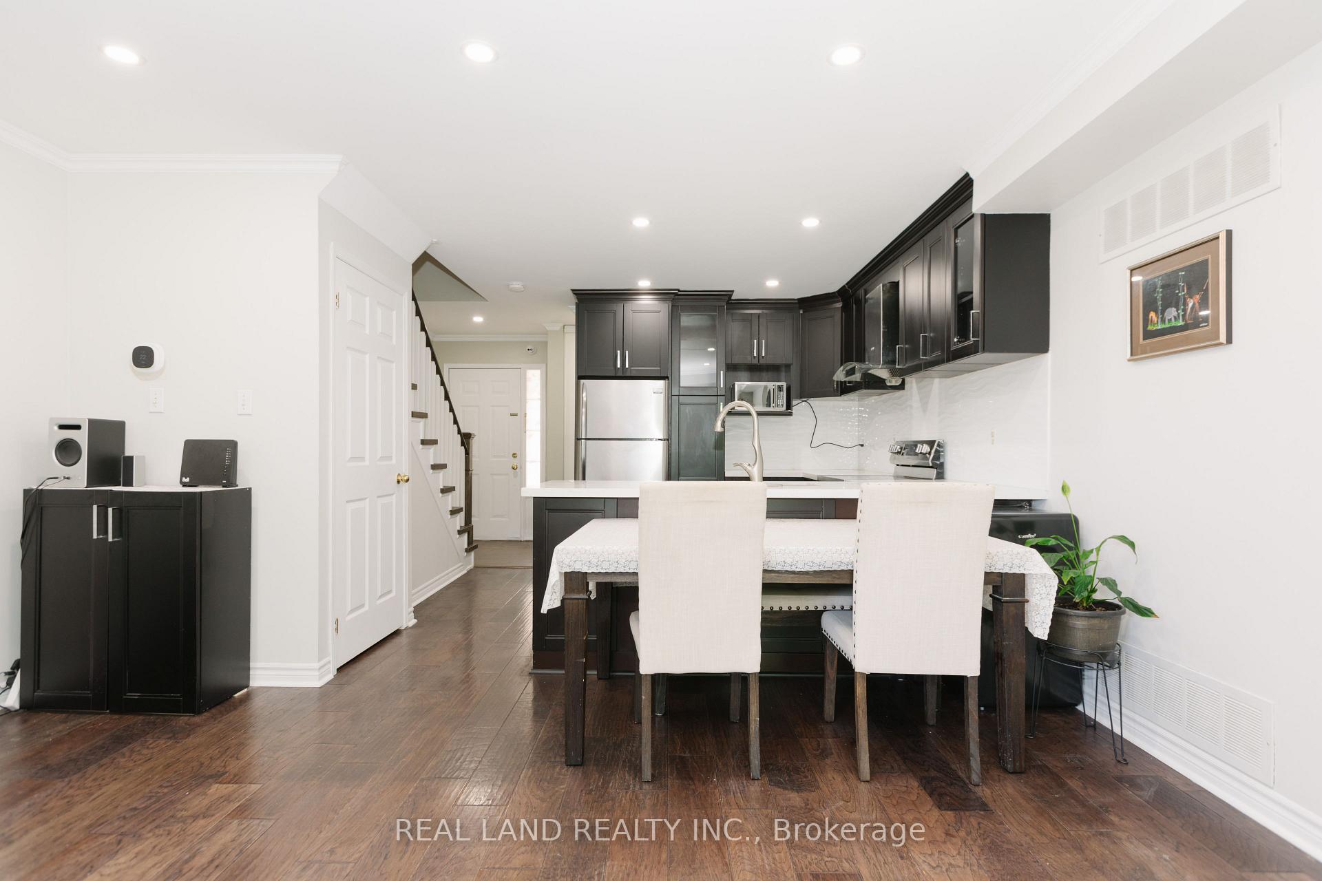 Photo 6 of 697 Limpert Terrace, Newmarket, Gorham-College Manor — HOMEH