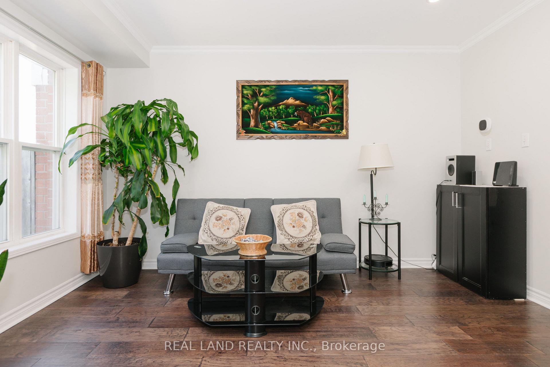 Photo 9 of 697 Limpert Terrace, Newmarket, Gorham-College Manor — HOMEH