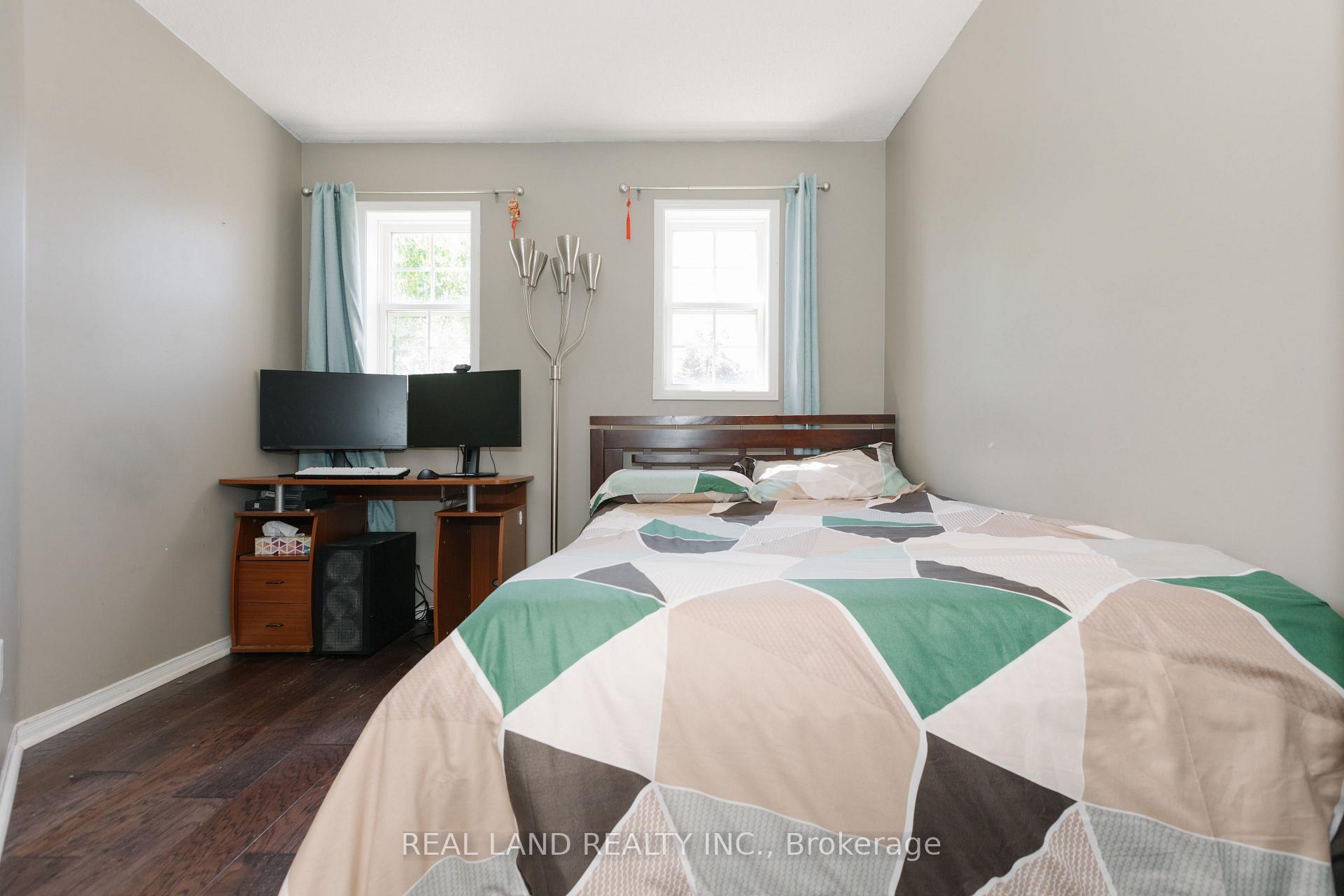 Photo 22 of 697 Limpert Terrace, Newmarket, Gorham-College Manor — HOMEH