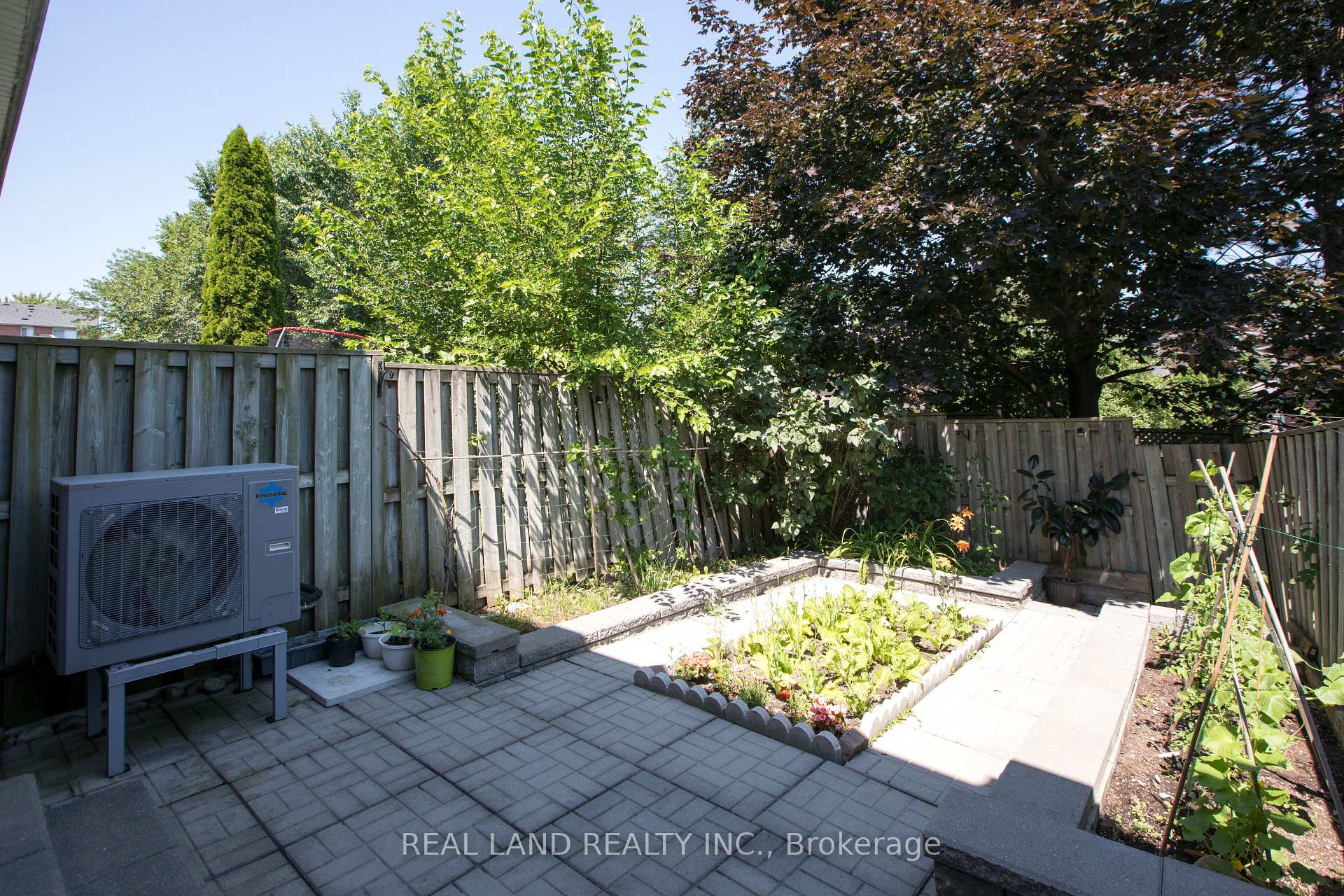 Photo 34 of 697 Limpert Terrace, Newmarket, Gorham-College Manor — HOMEH