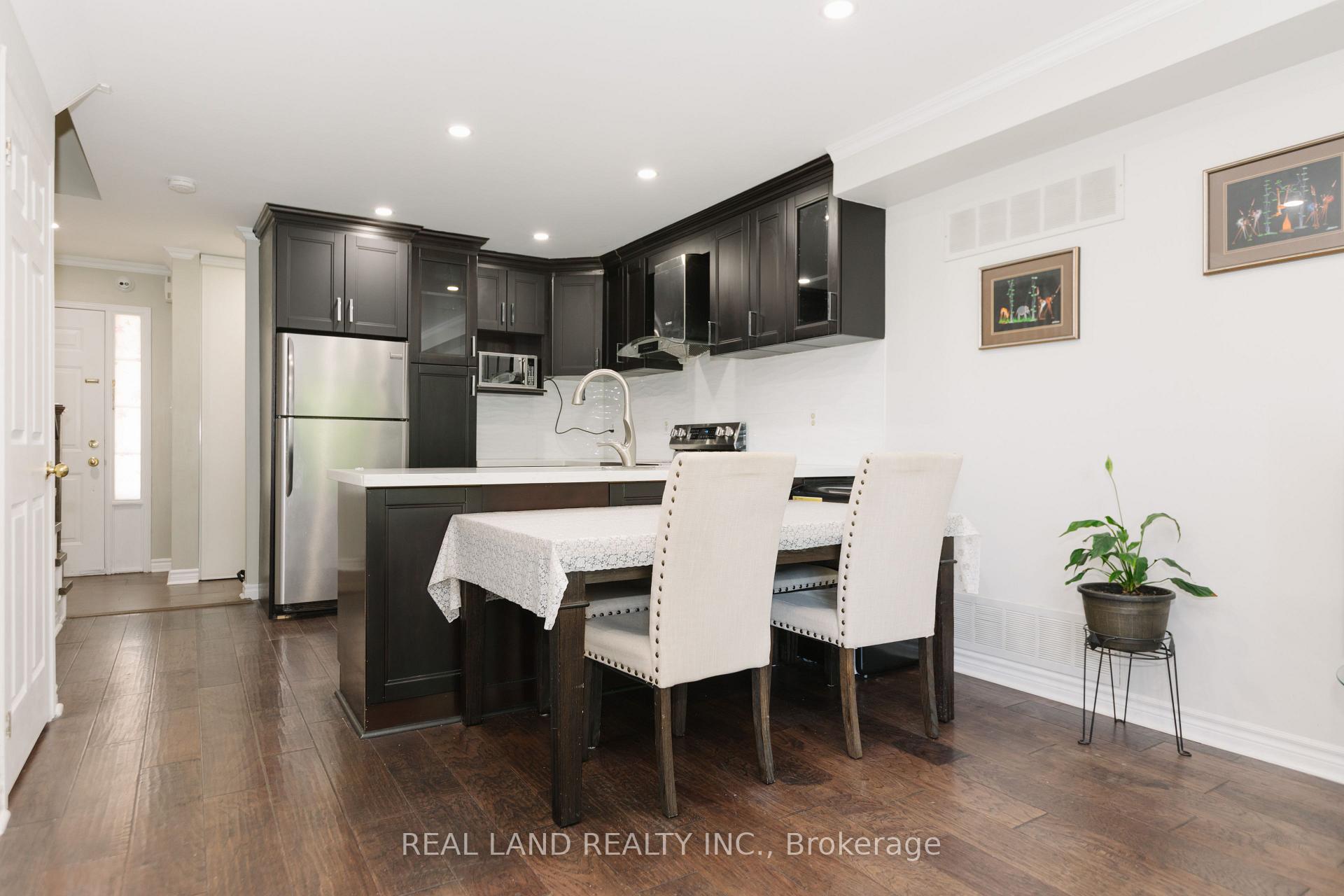 Photo 4 of 697 Limpert Terrace, Newmarket, Gorham-College Manor — HOMEH