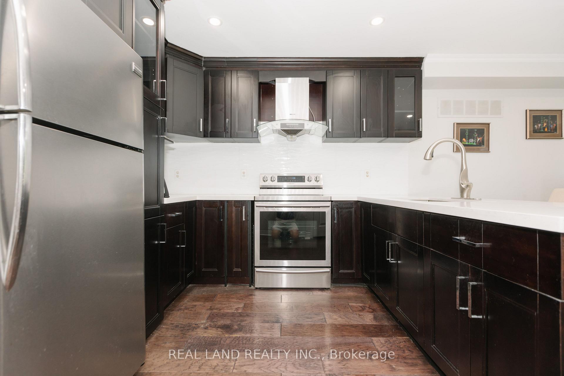 Photo 5 of 697 Limpert Terrace, Newmarket, Gorham-College Manor — HOMEH