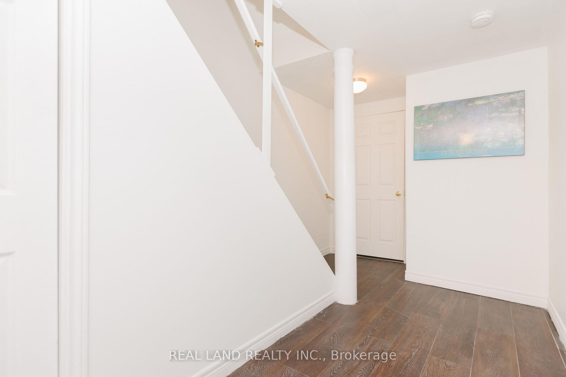 Photo 33 of 697 Limpert Terrace, Newmarket, Gorham-College Manor — HOMEH