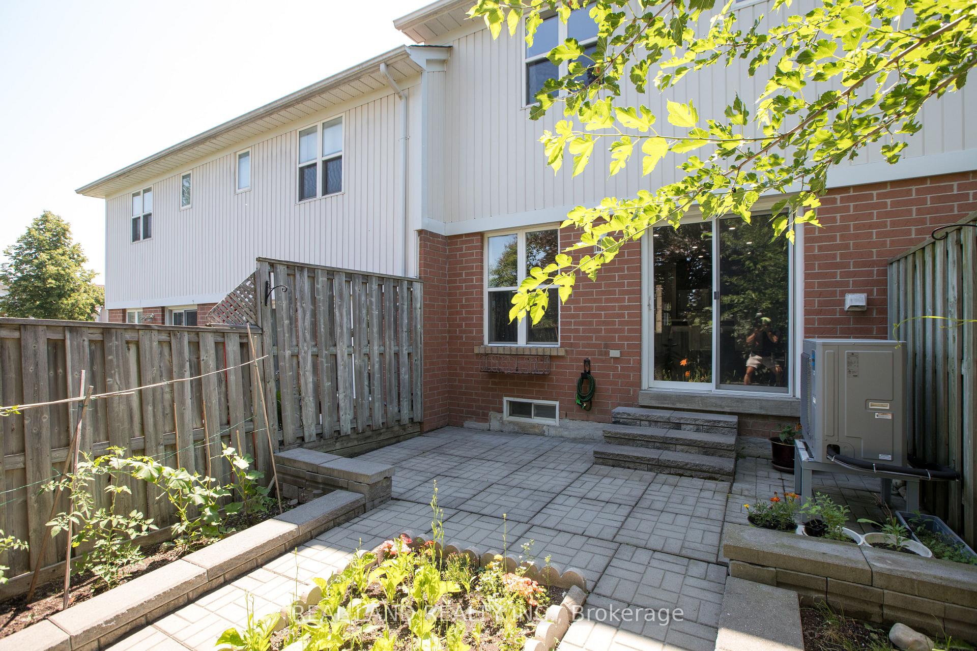 Photo 36 of 697 Limpert Terrace, Newmarket, Gorham-College Manor — HOMEH