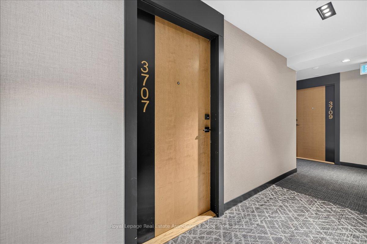 Photo 3 of Unit 3707, 2920 Highway 7 Road, Vaughan, Concord — HOMEH
